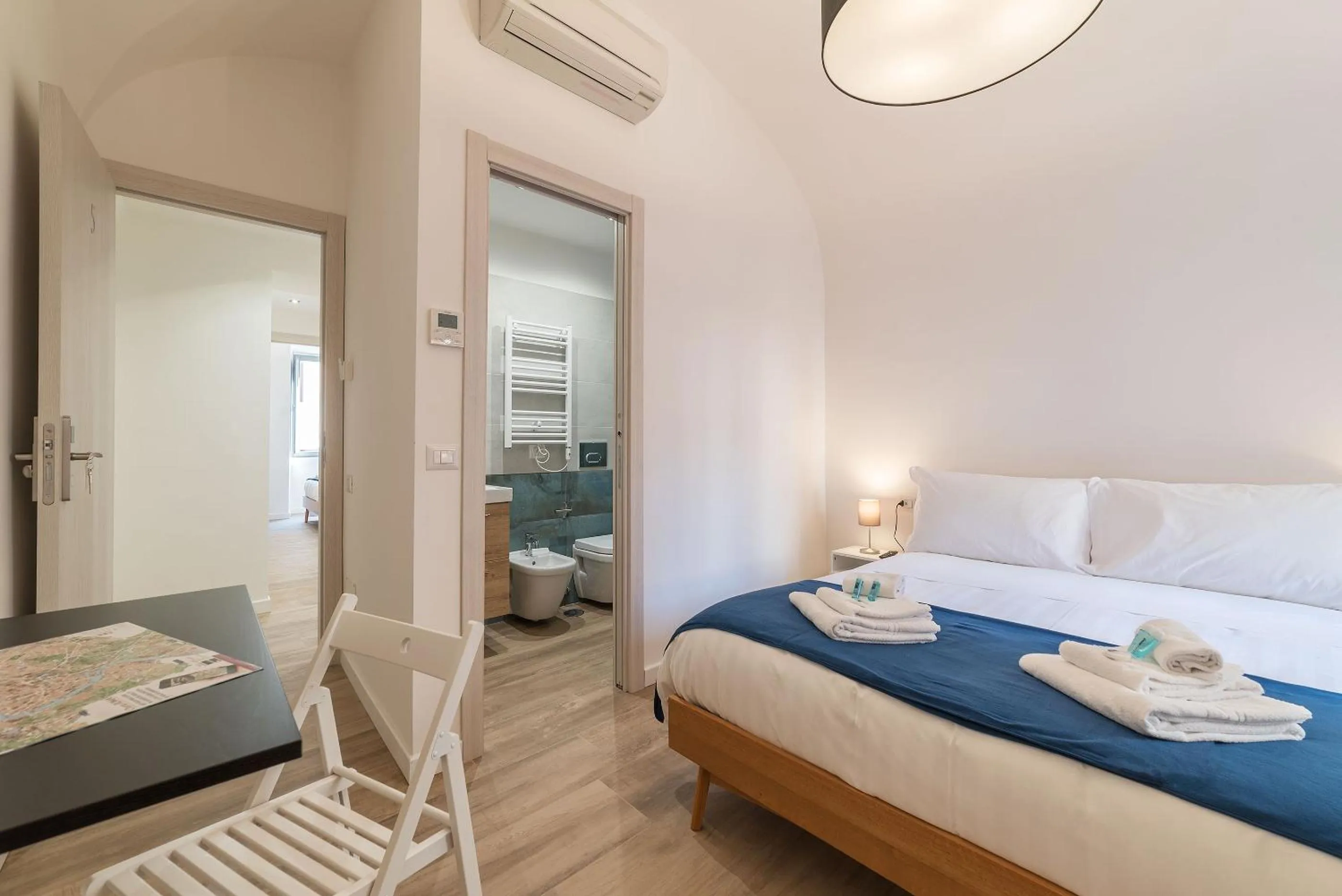 Bedroom, Bed in Roma Station House