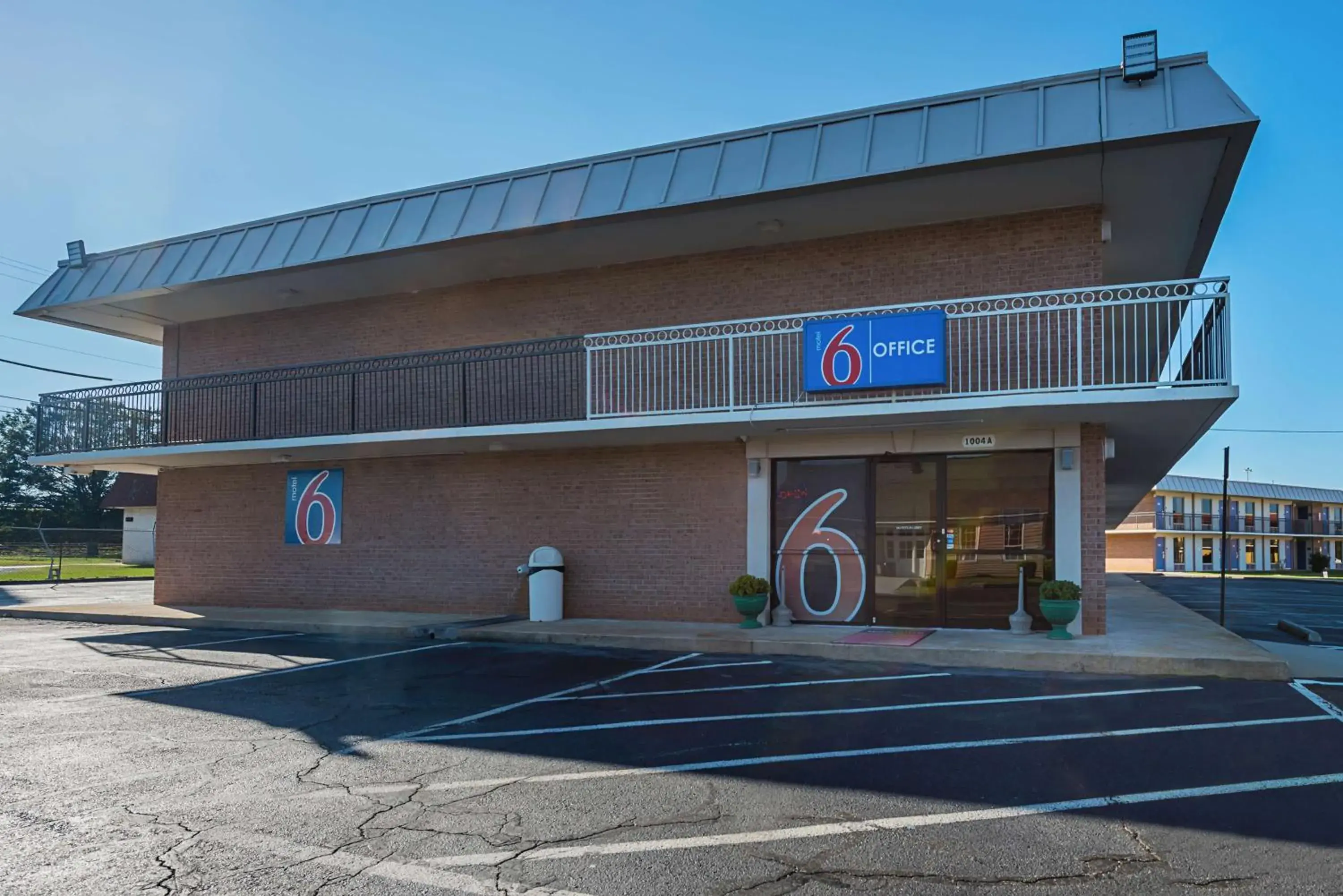 Property building in Studio 6 Suites Perry, GA Property building in Studio 6 Suites Perry, GA