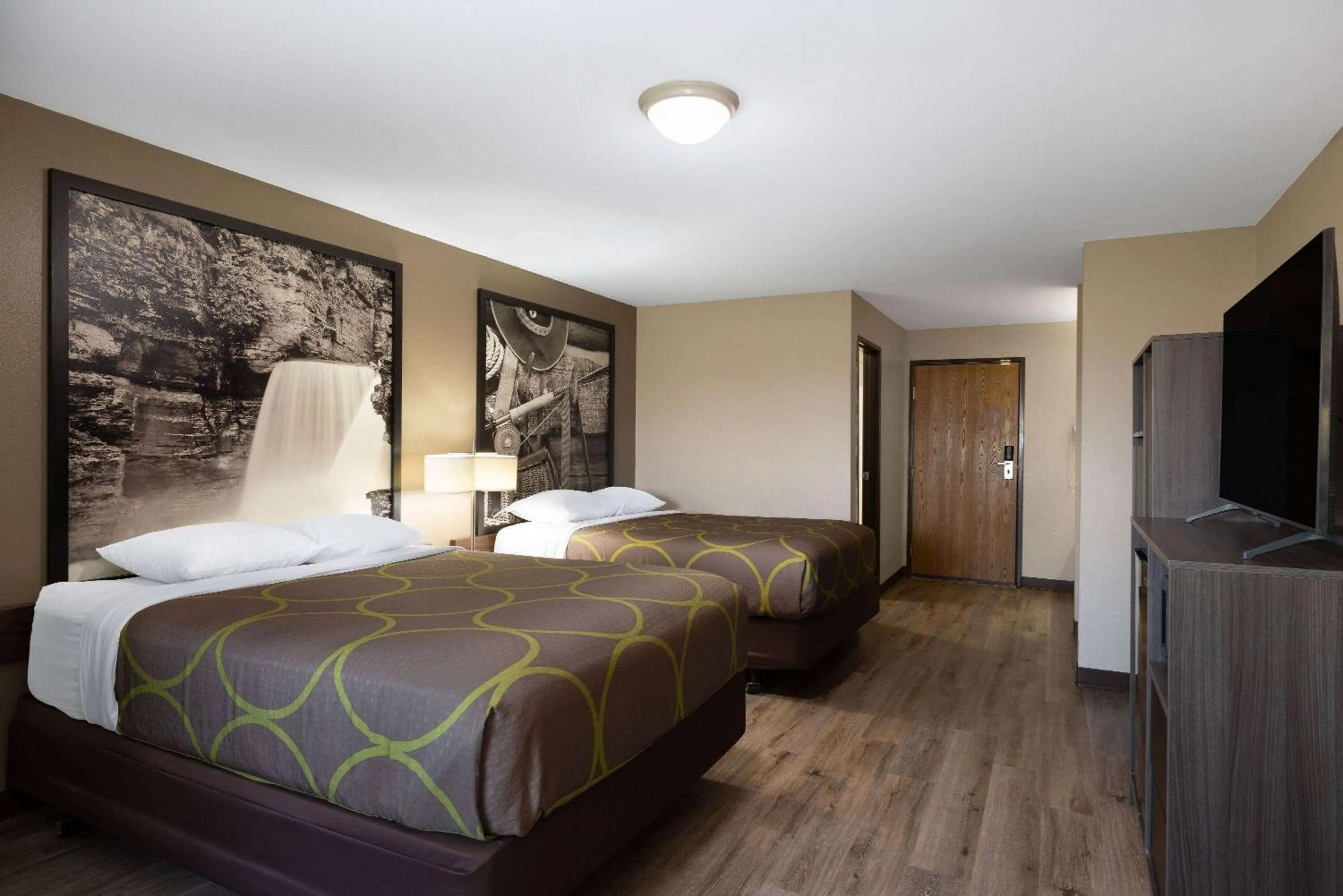 Bed in Super 8 by Wyndham Belgrade/Bozeman Airport