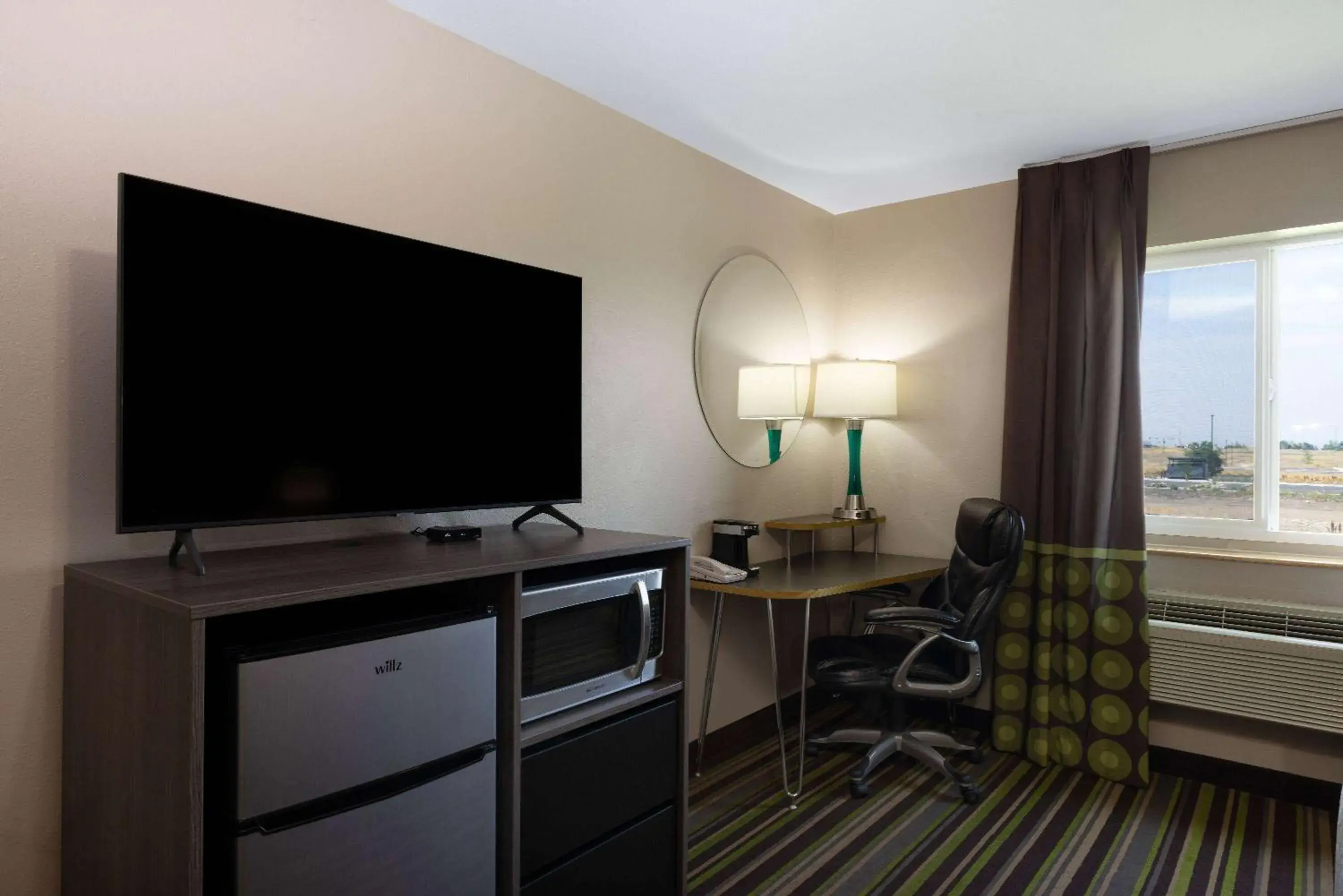 Photo of the whole room in Super 8 by Wyndham Belgrade/Bozeman Airport Photo of the whole room in Super 8 by Wyndham Belgrade/Bozeman Airport