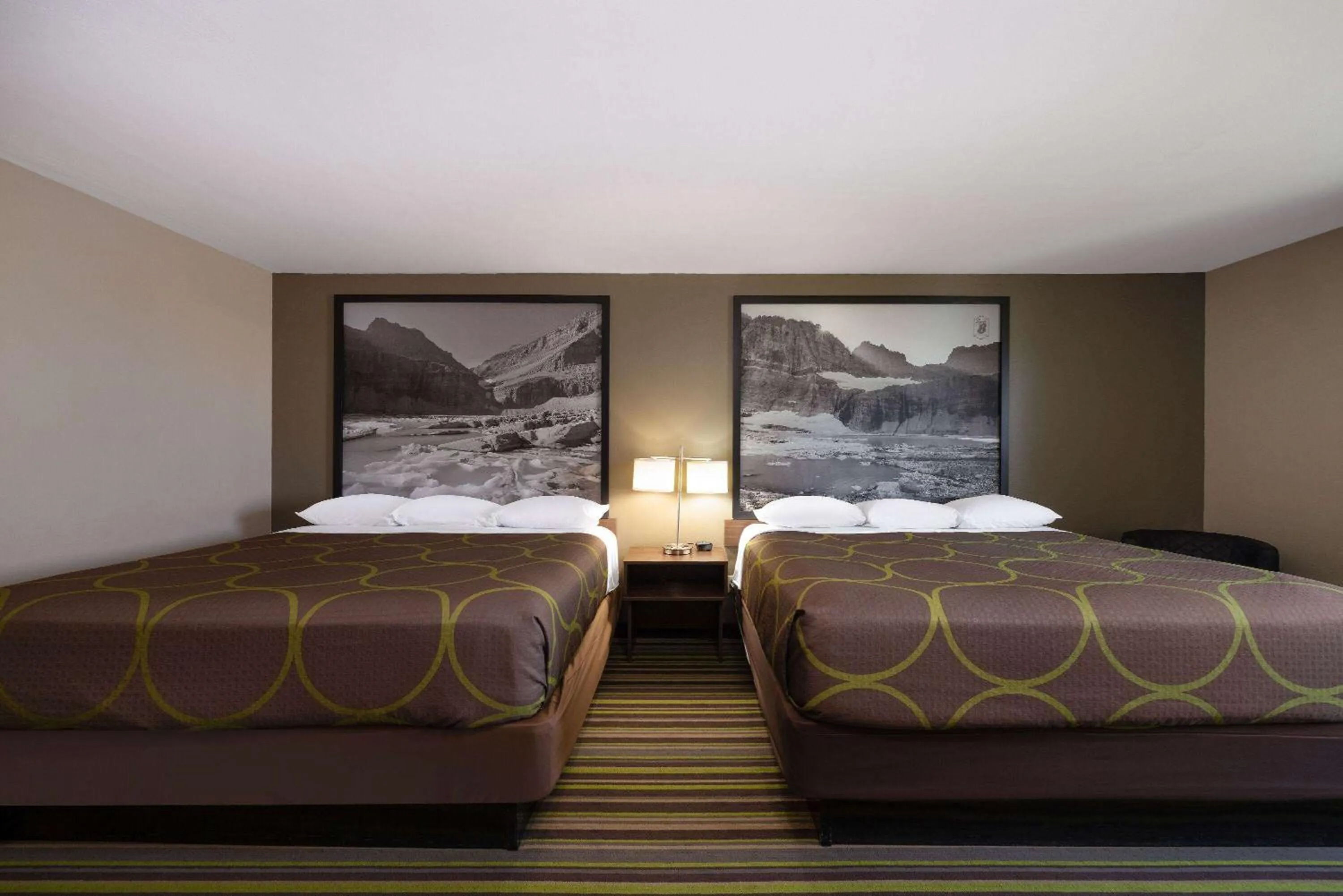 Bed in Super 8 by Wyndham Belgrade/Bozeman Airport