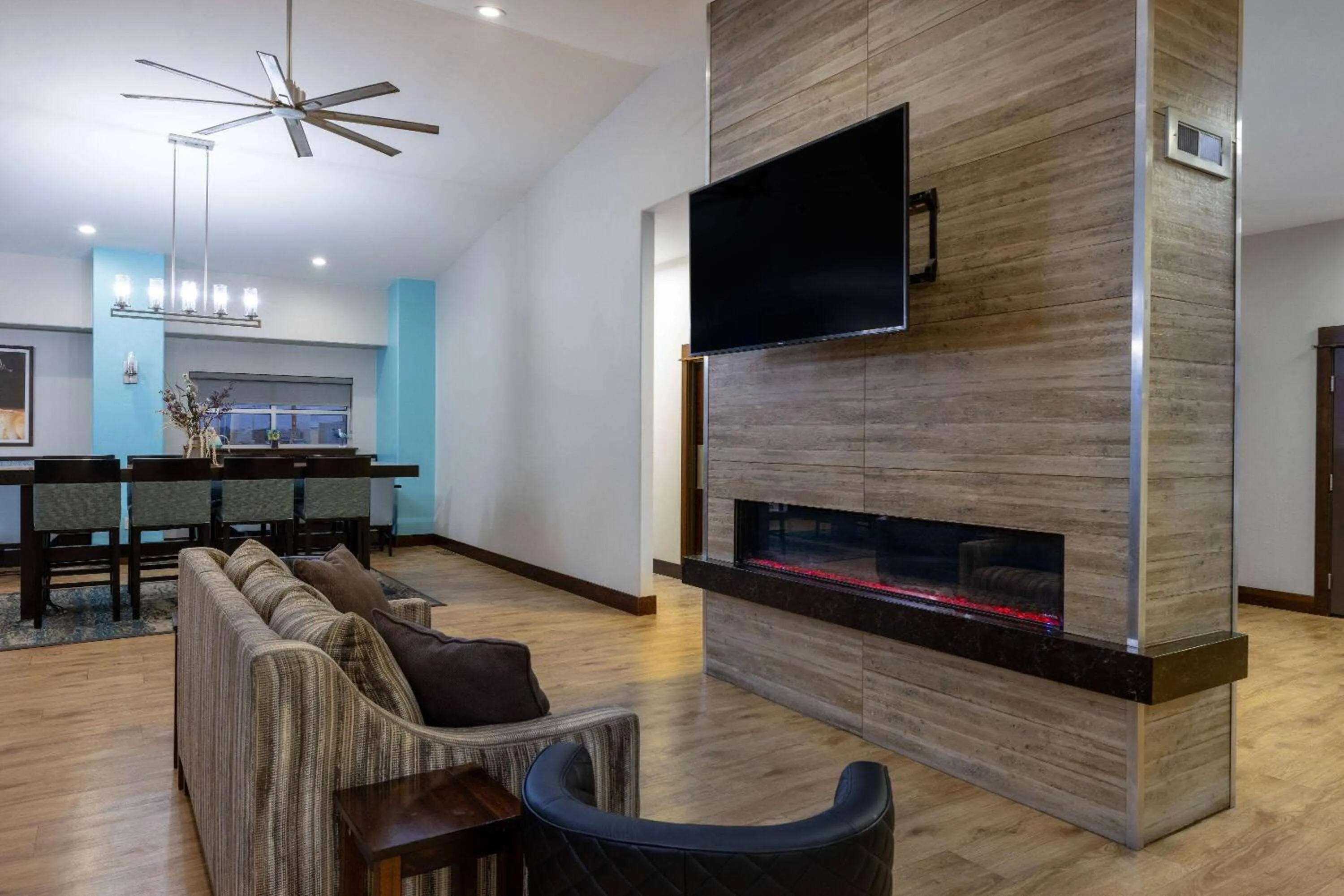 Lobby or reception in Super 8 by Wyndham Belgrade/Bozeman Airport