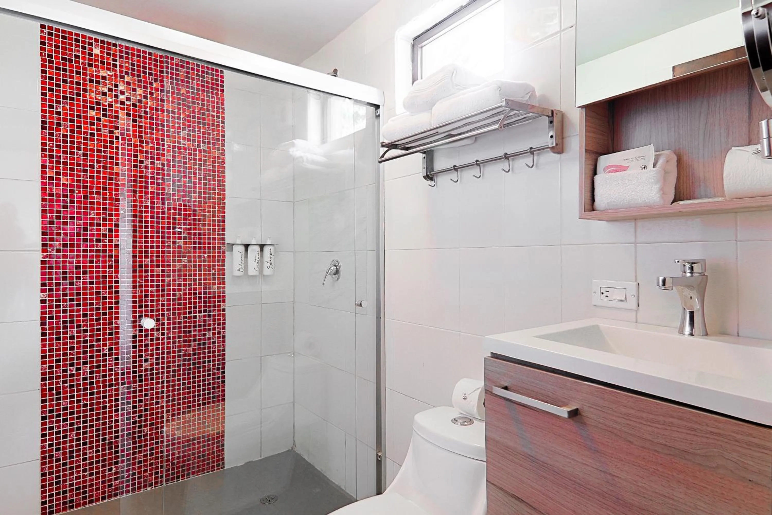 Shower in Maglen Resort