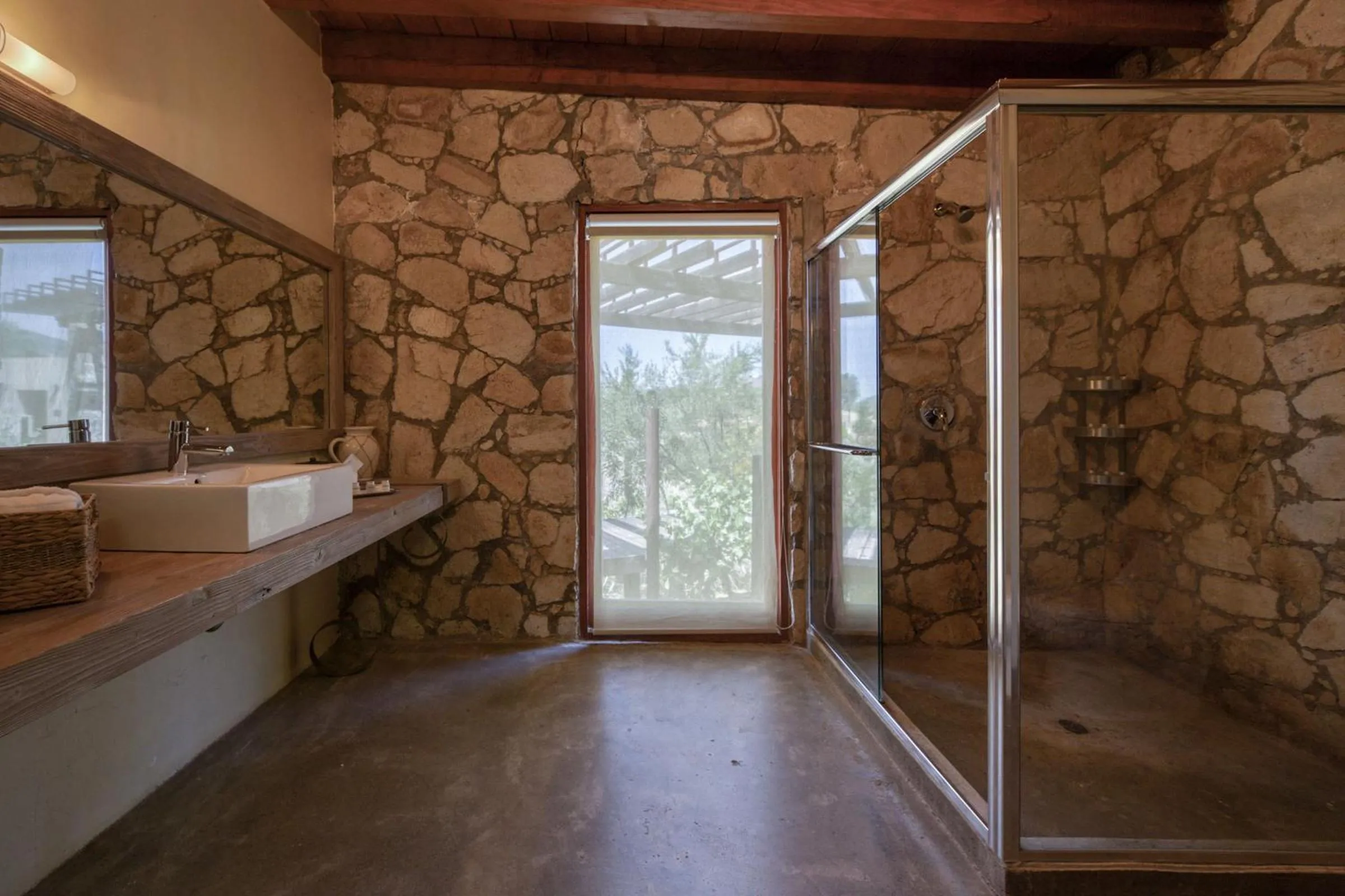 Shower in Maglen Resort