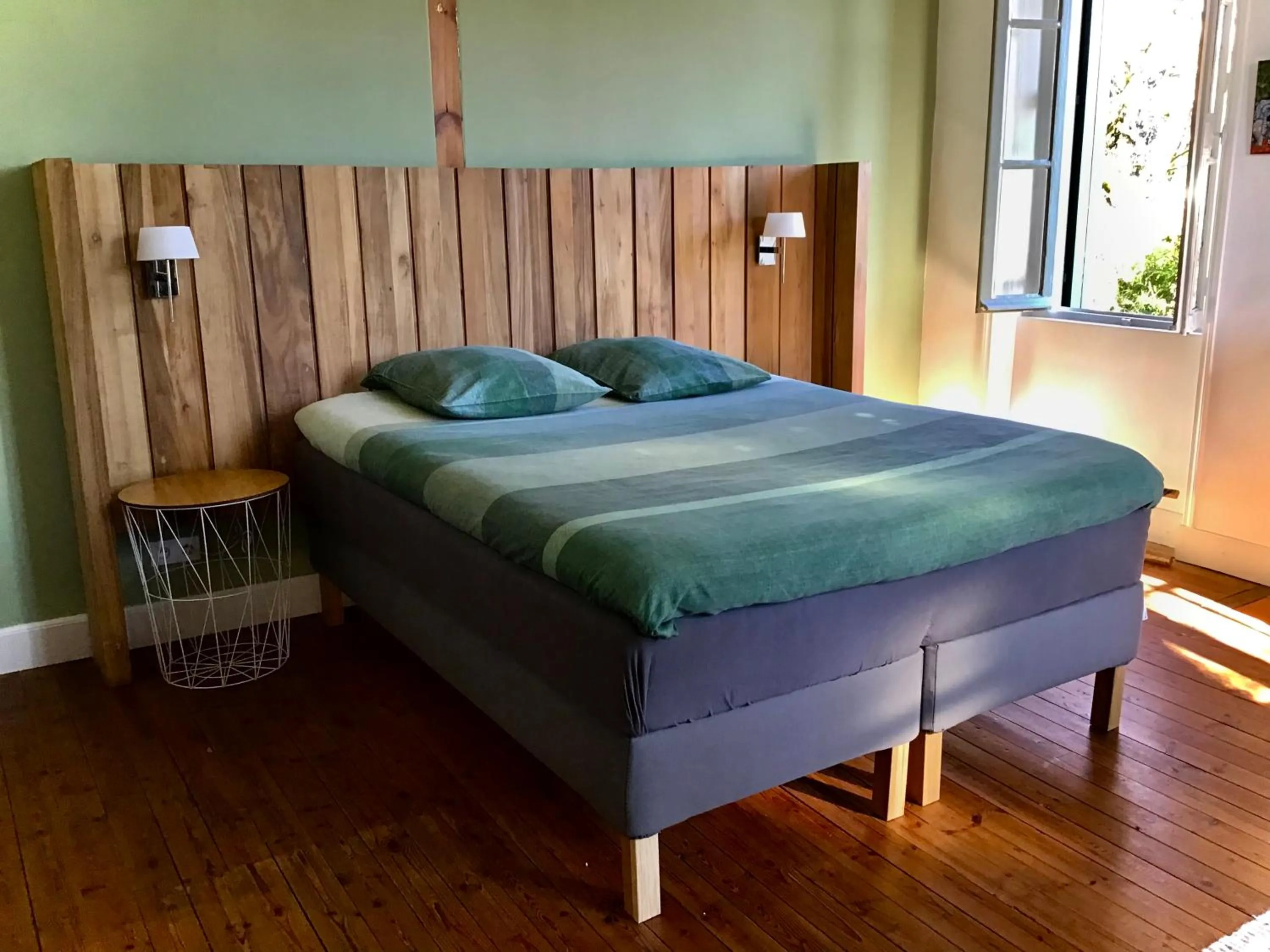 Bed in Villa Léovil