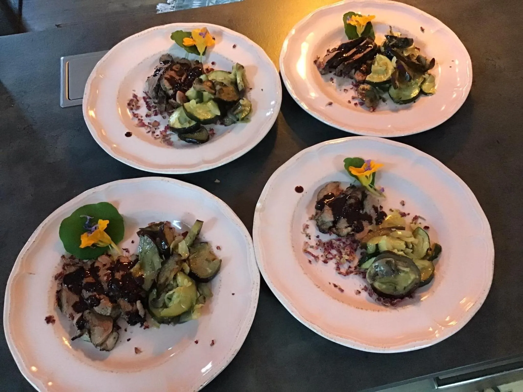 Food in Villa Léovil