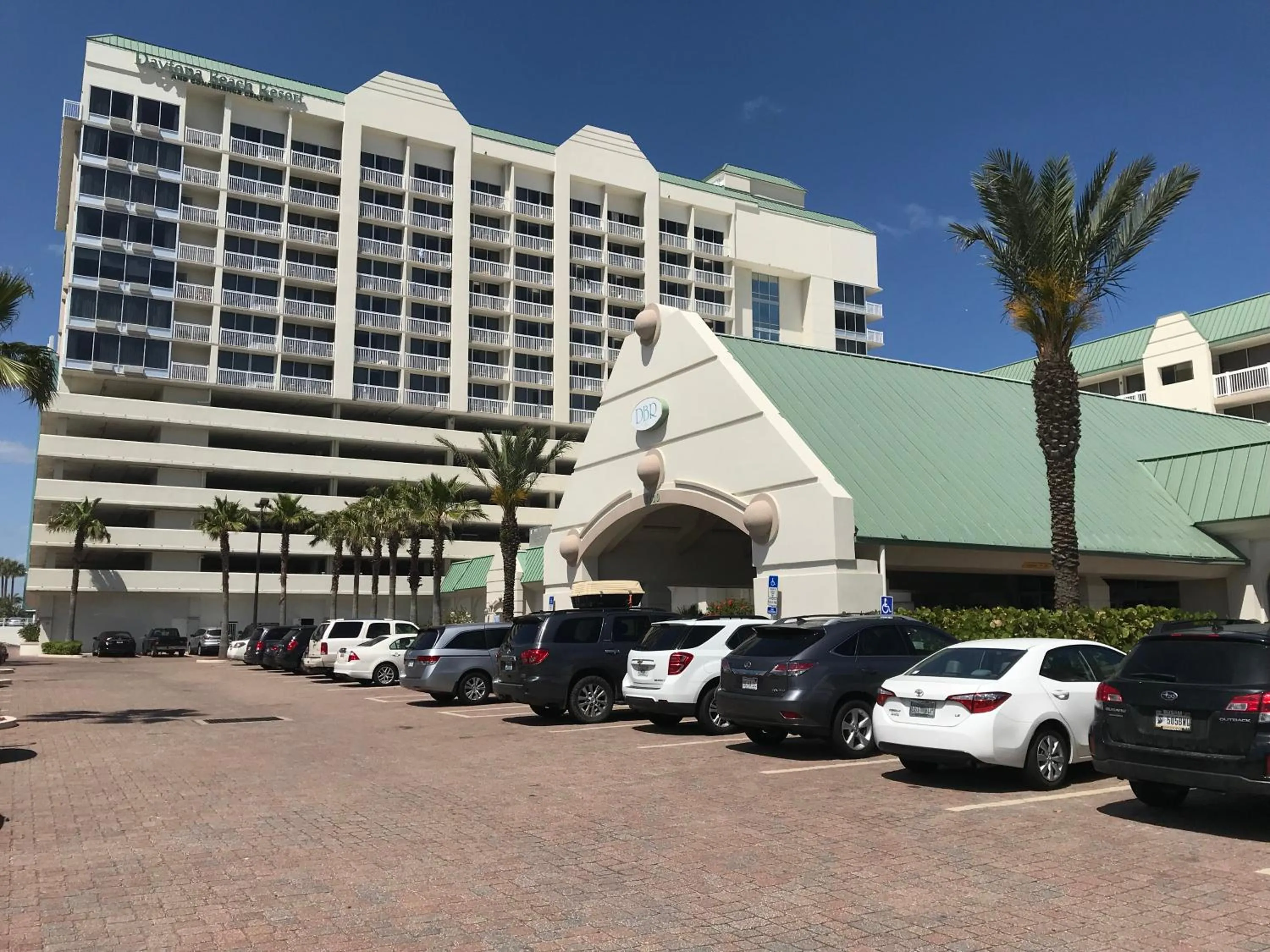 Property building in Direct oceanfront, fantastic ocean view, separate bedroom ! - Pools open !