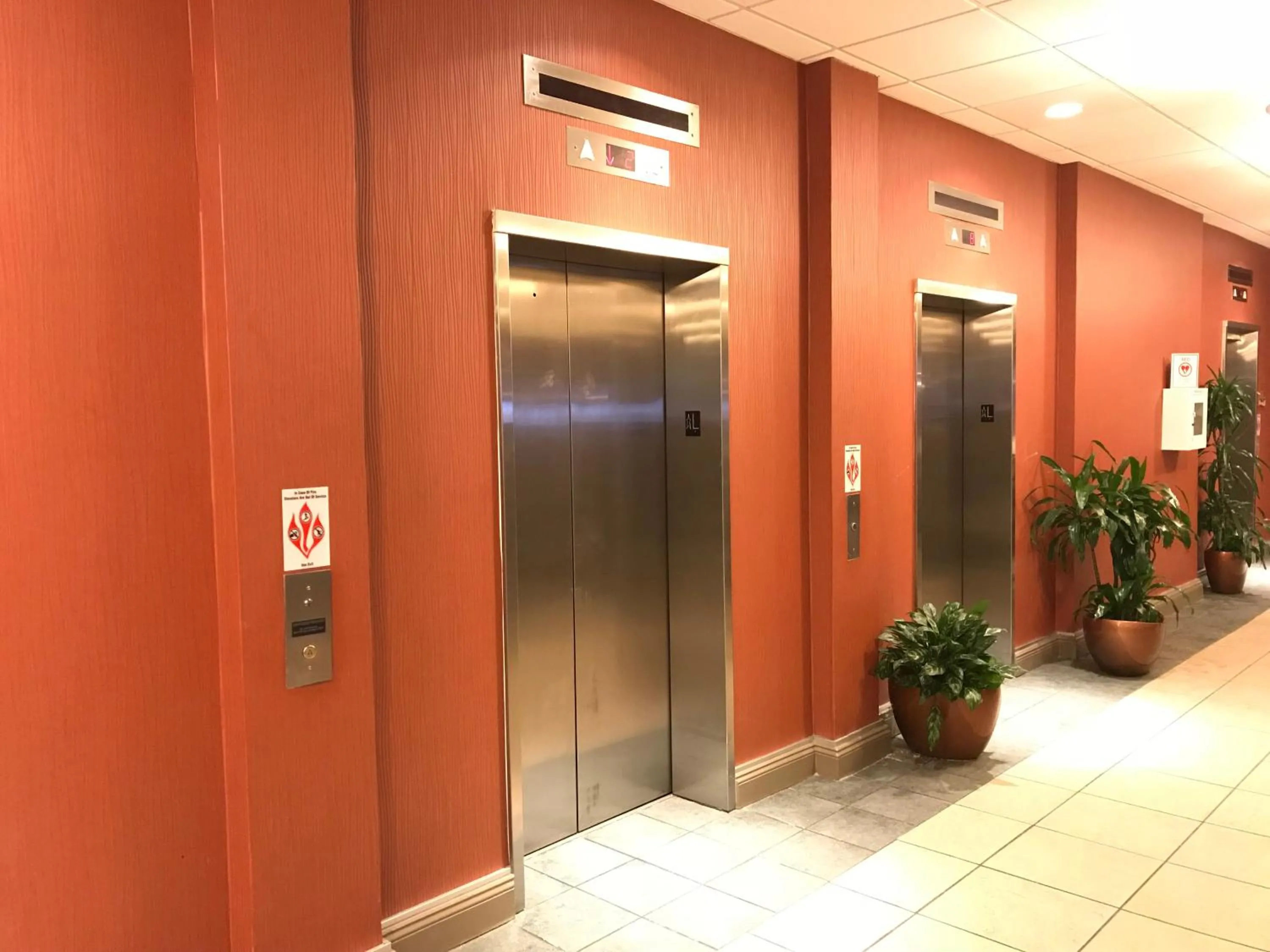elevator in Direct oceanfront, fantastic ocean view, separate bedroom ! - Pools open !