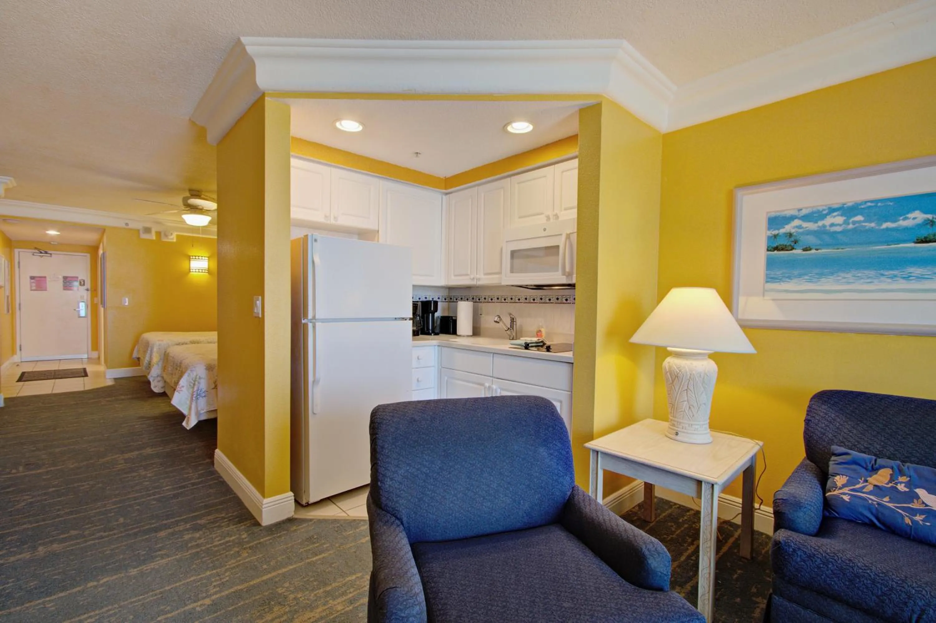 Kitchen or kitchenette in Direct oceanfront, fantastic ocean view, separate bedroom ! - Pools open !