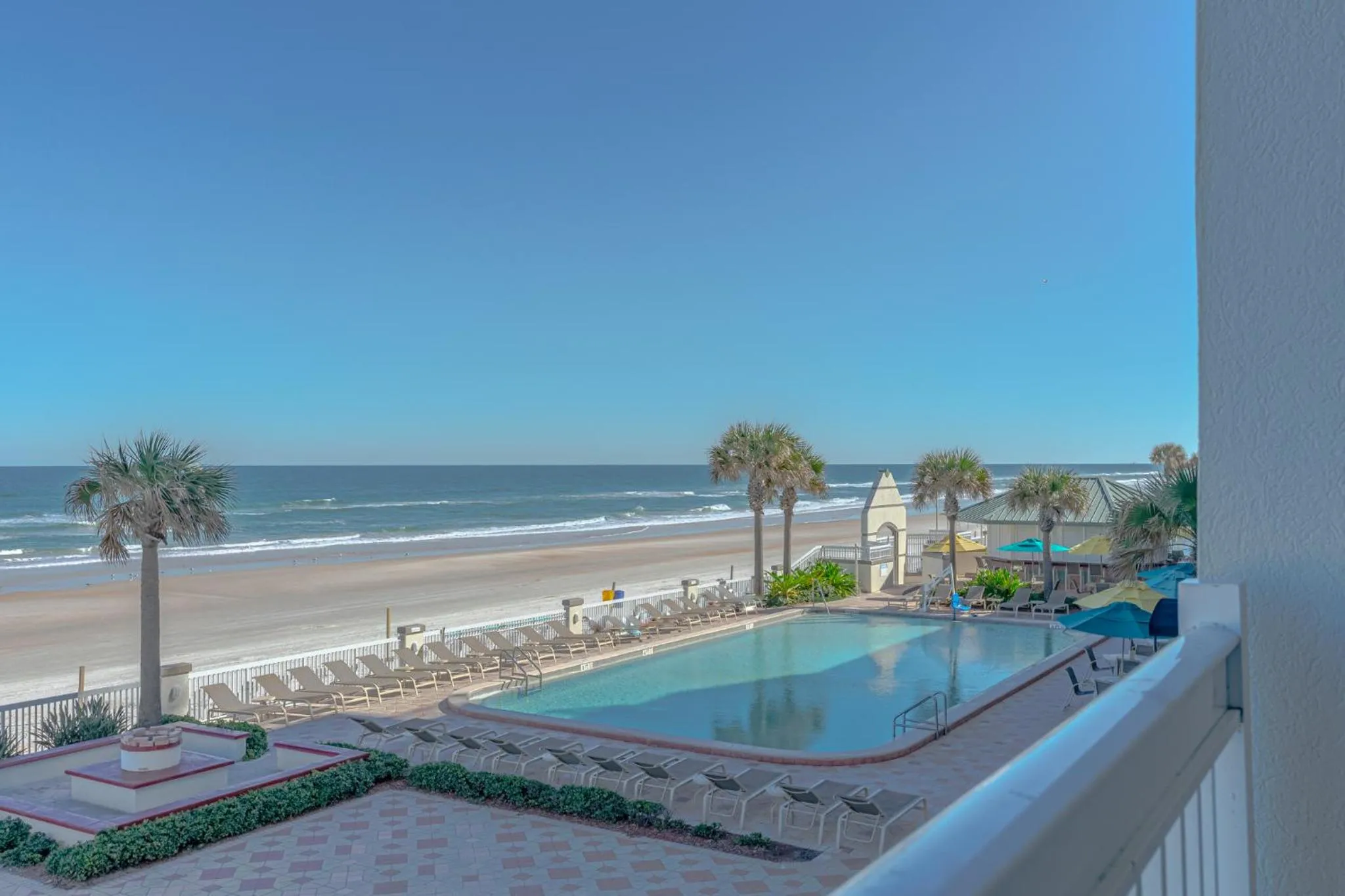 Direct oceanfront, fantastic ocean view, separate bedroom ! - Pools open !
