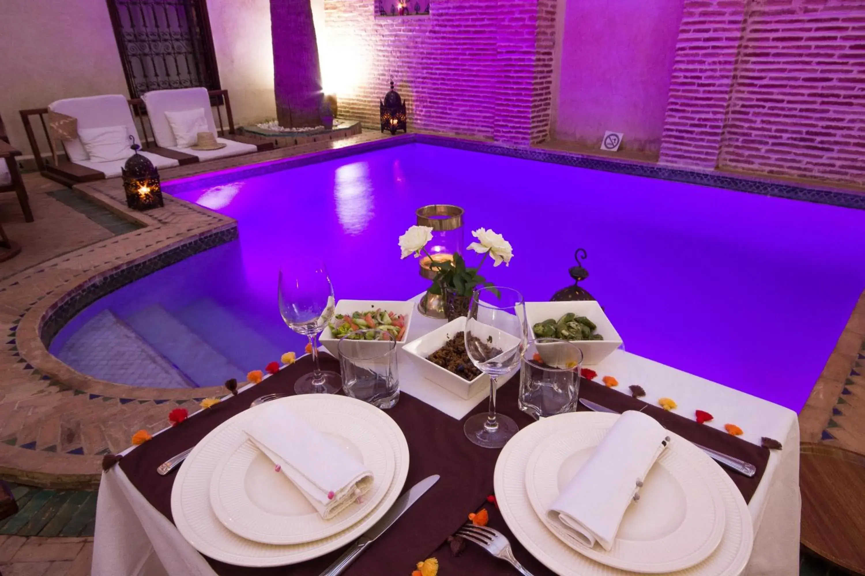 Restaurant/places to eat in Riad Amira