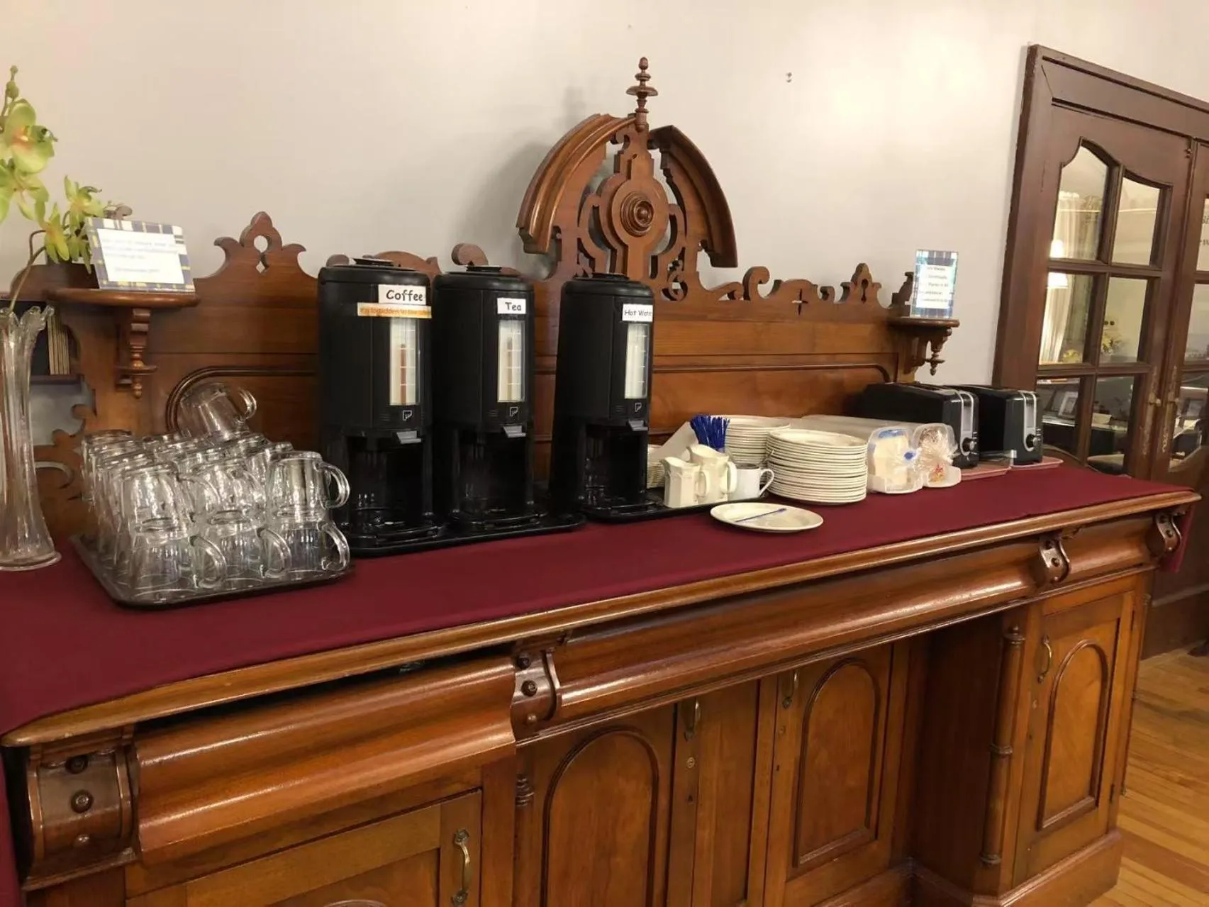 Restaurant/places to eat in Braeside Country Inn