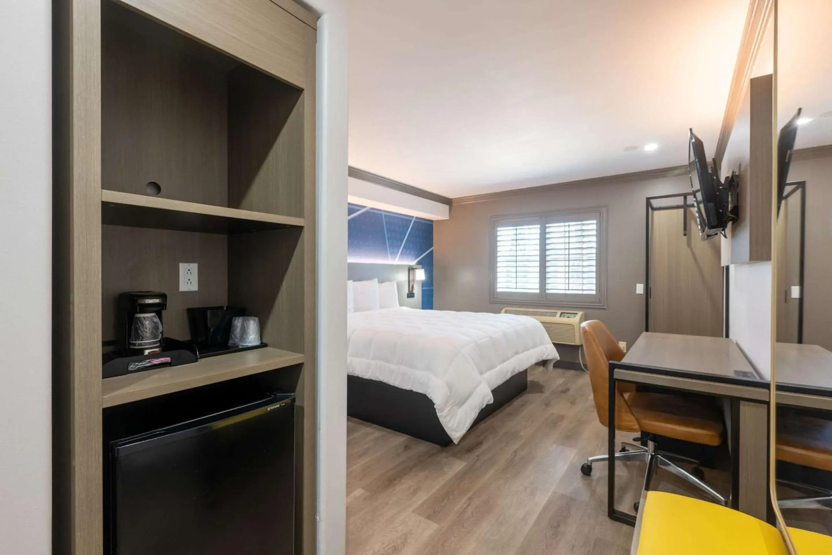 Bedroom, Bed in Torrance Inn LAX Airport Area Bedroom, Bed in Torrance Inn LAX Airport Area