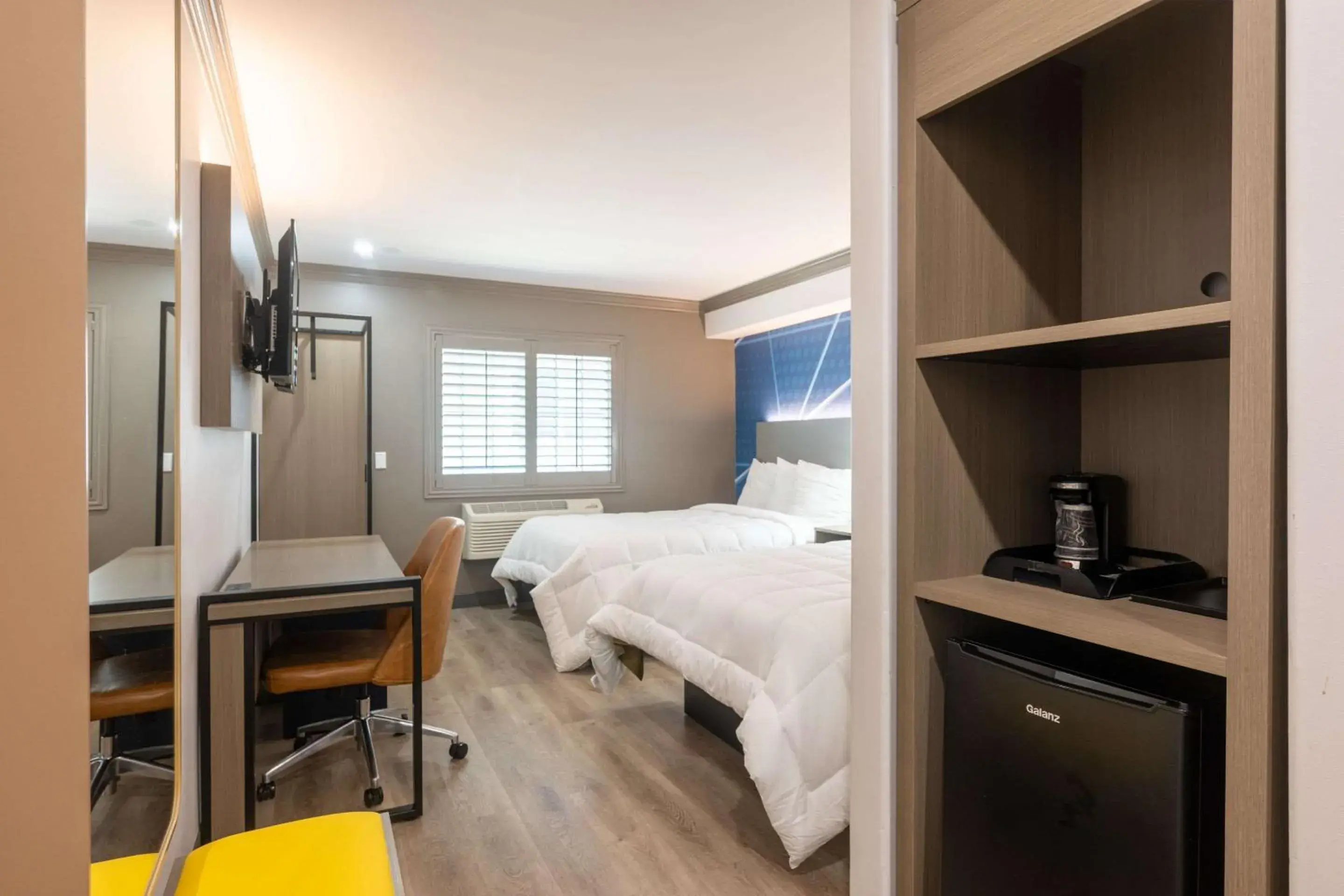 Bedroom, Bed in Torrance Inn LAX Airport Area Bedroom, Bed in Torrance Inn LAX Airport Area