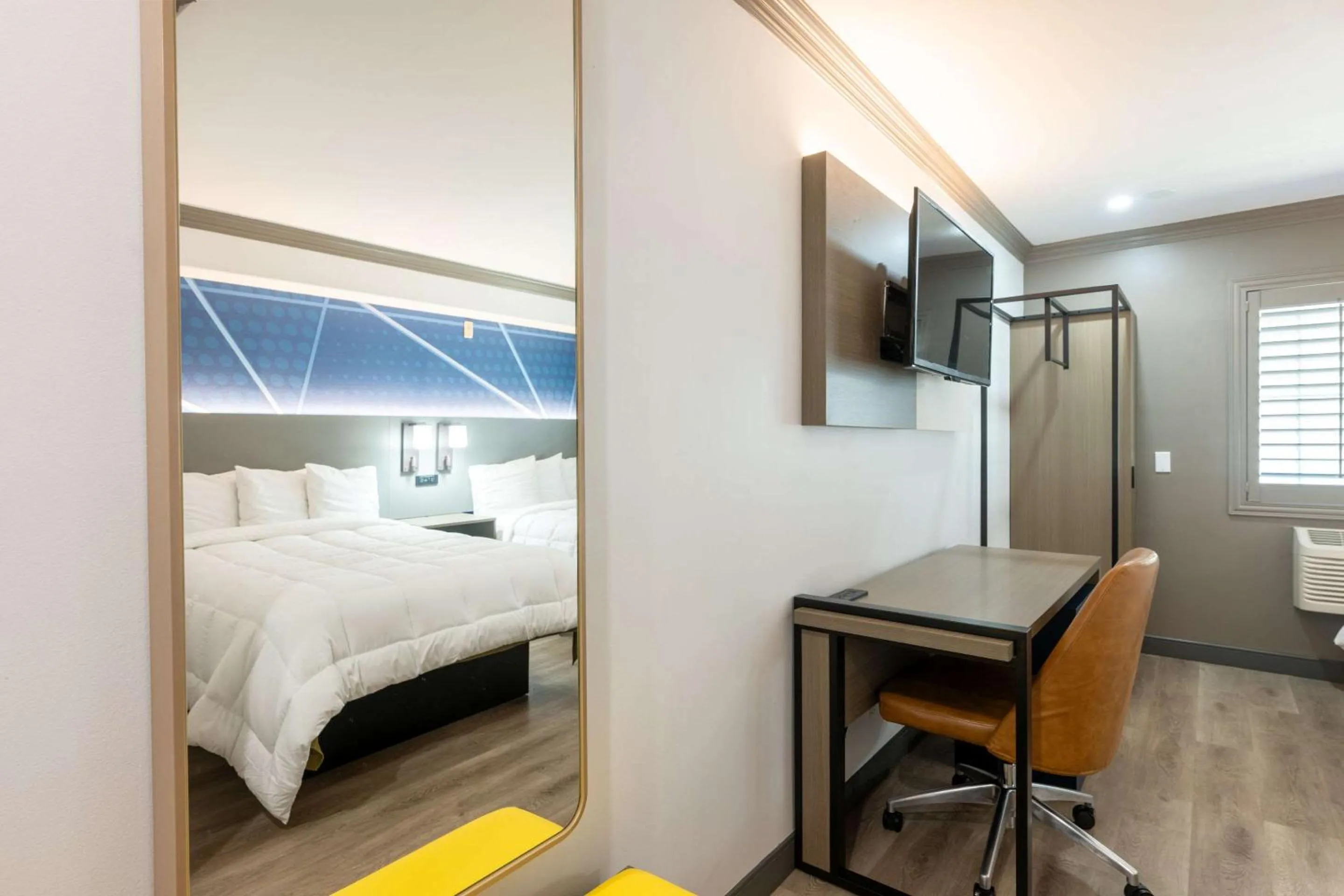 Bedroom, Bed in Torrance Inn LAX Airport Area