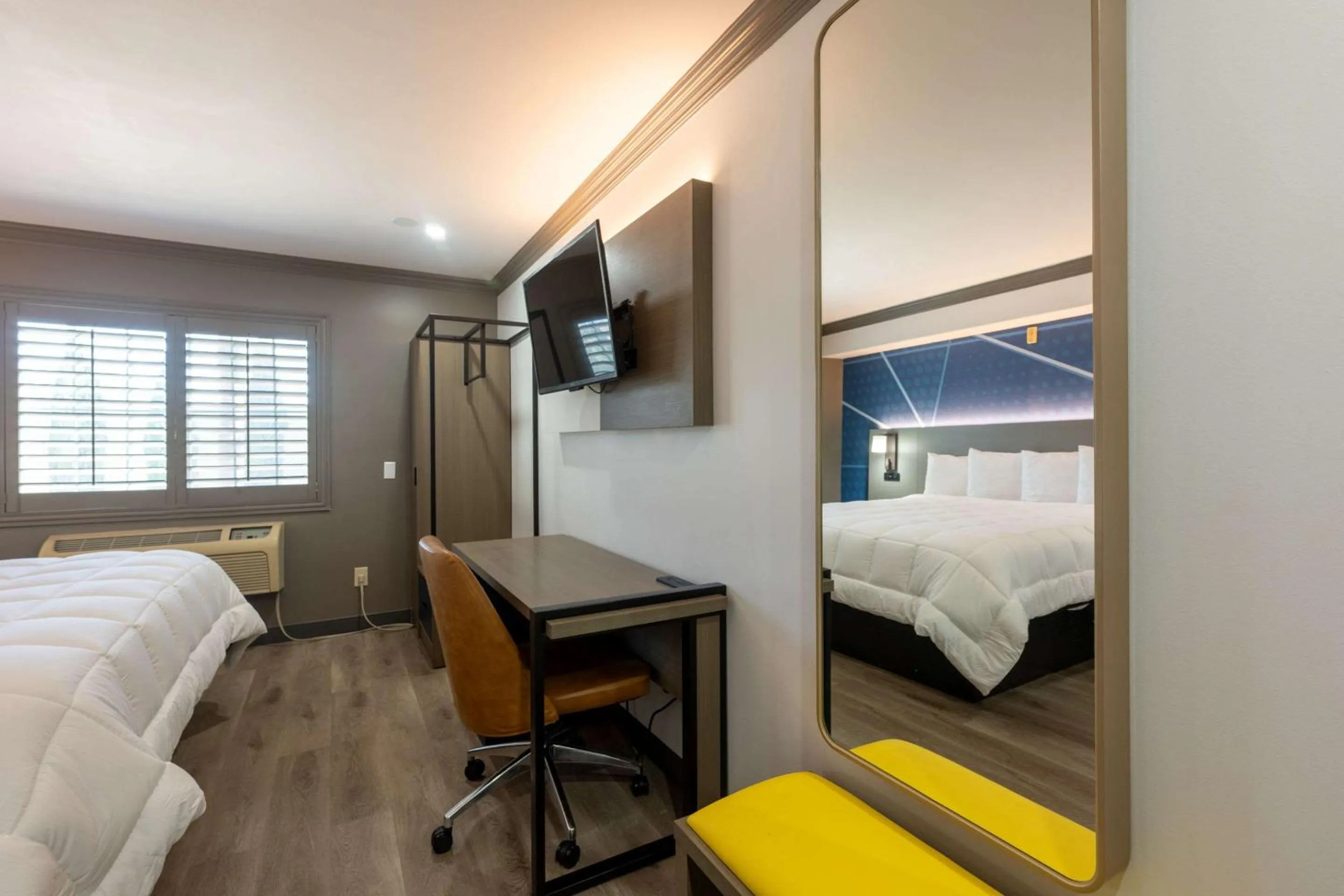 Bedroom, Bed in Torrance Inn LAX Airport Area