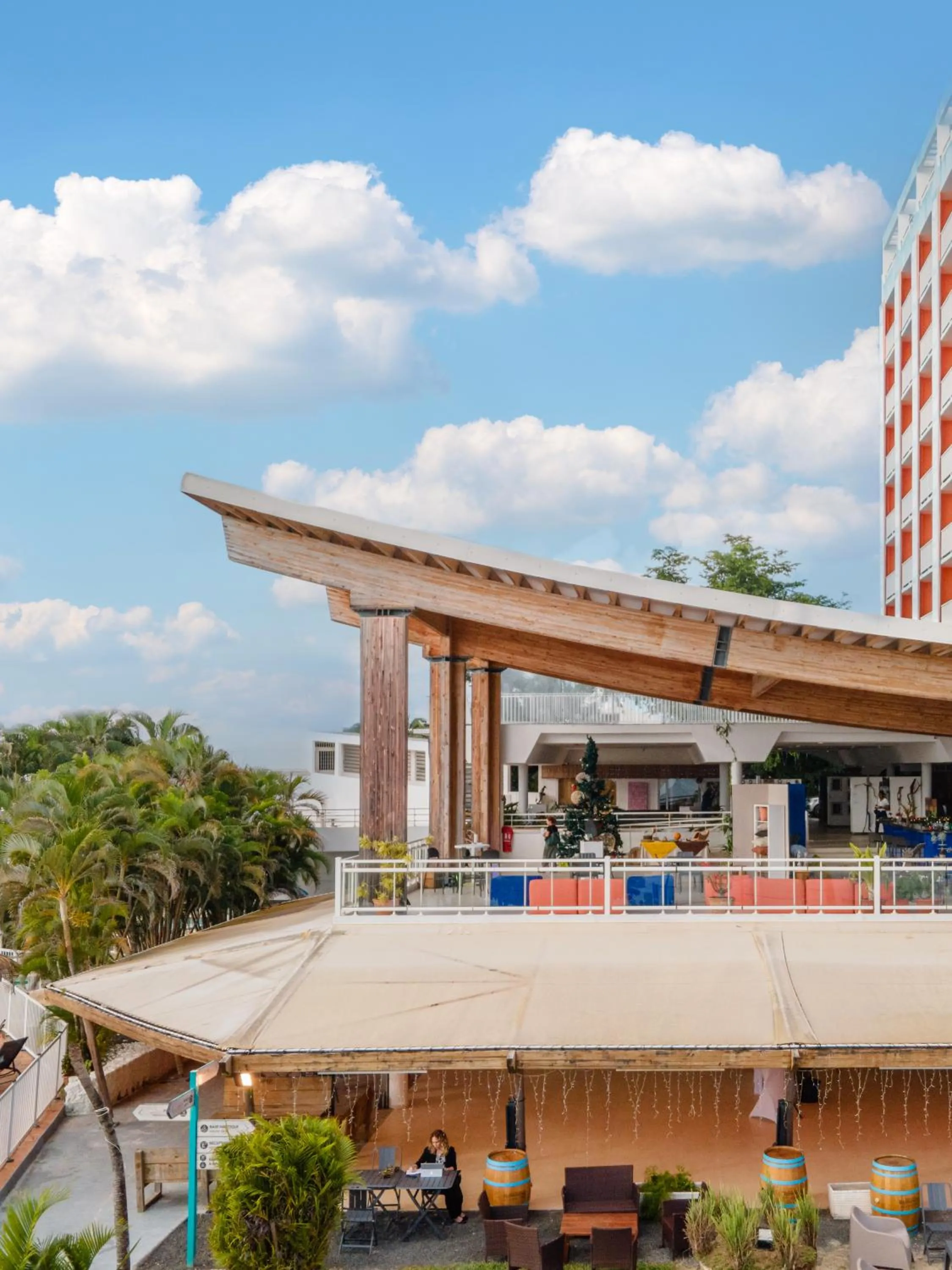 Property building in Hotel Arawak Beach Resort