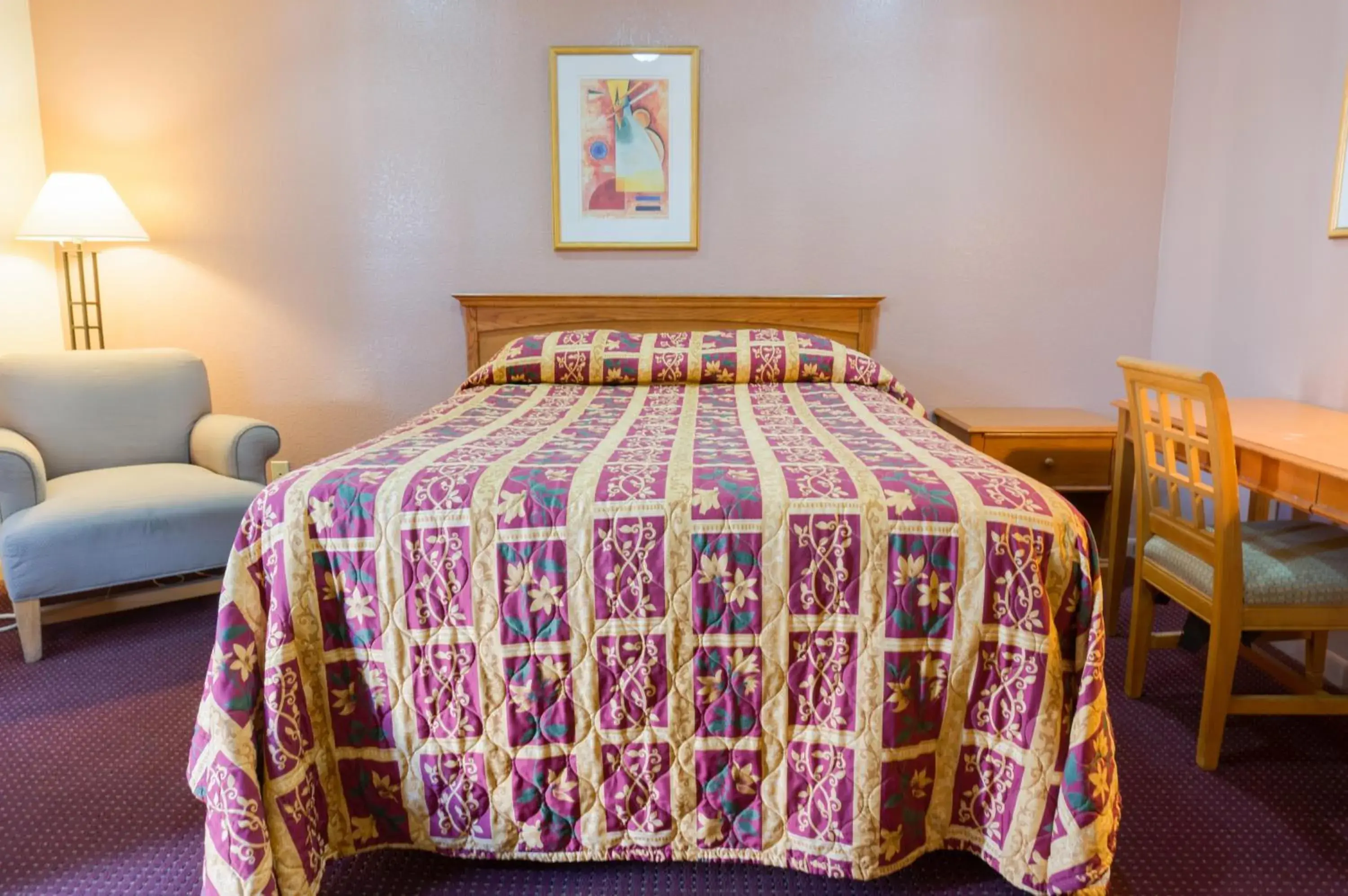 Bed in Mission Motel Bed in Mission Motel