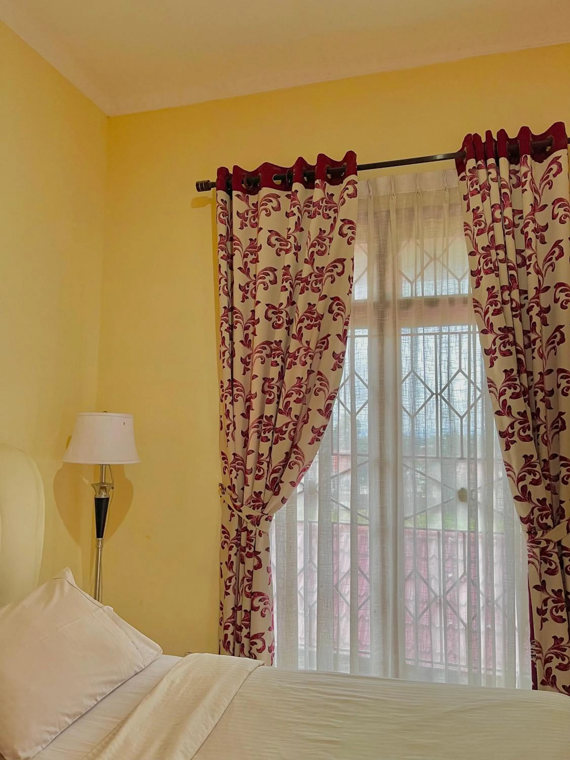 Bed in Sapo Karo Rest House