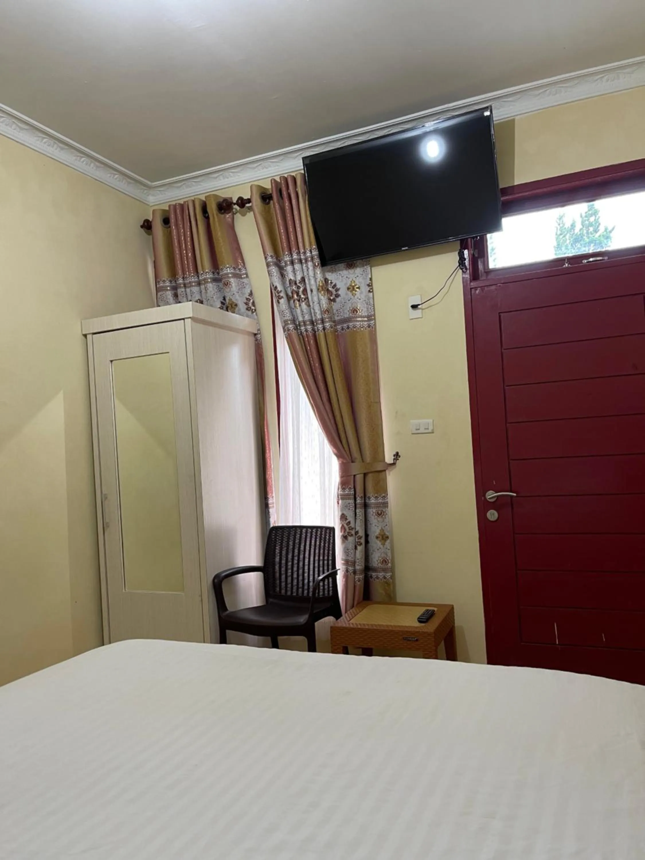 Bed in Sapo Karo Rest House