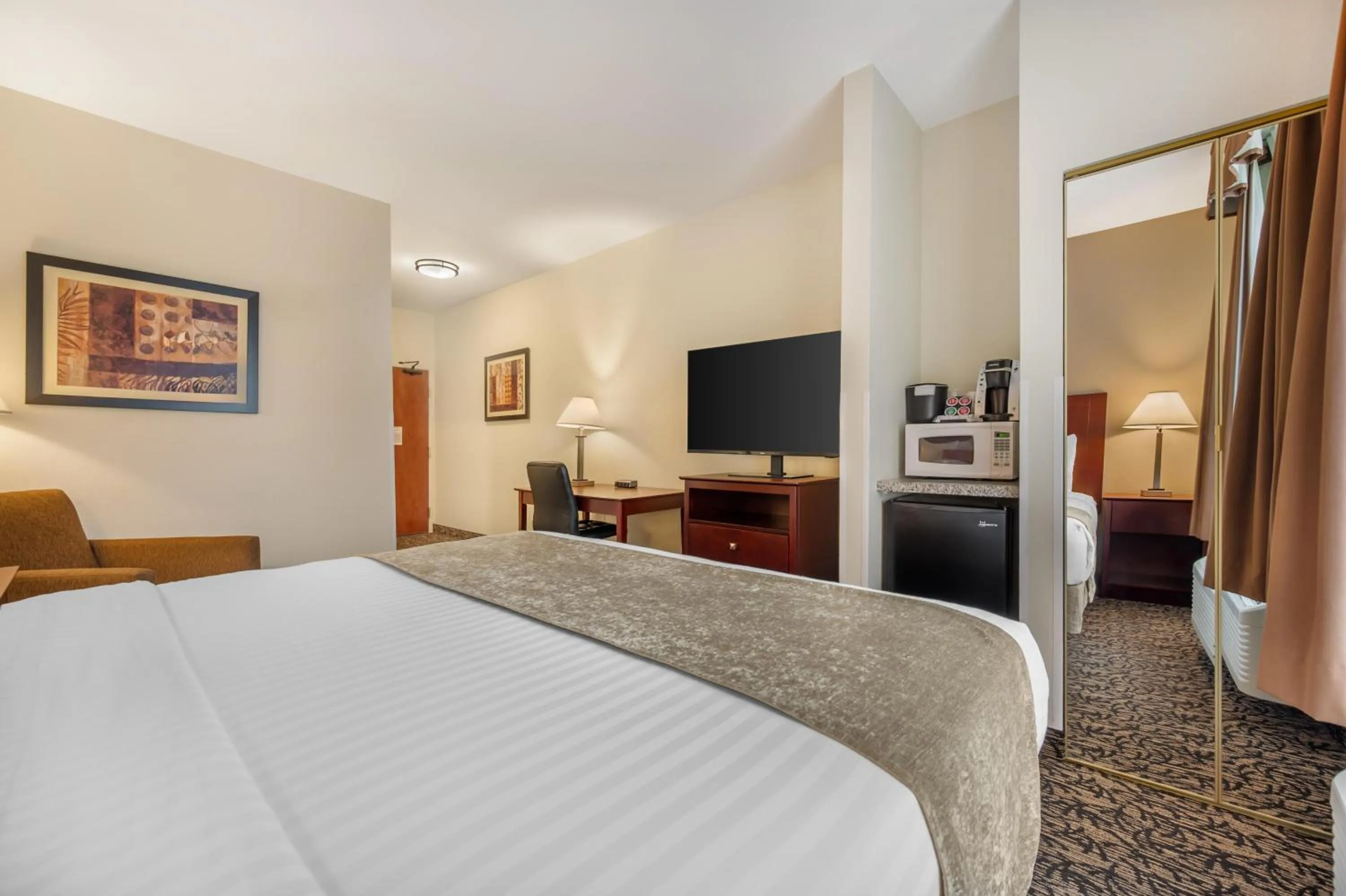 Bedroom, Bed in Best Western Plus Boulder Louisville