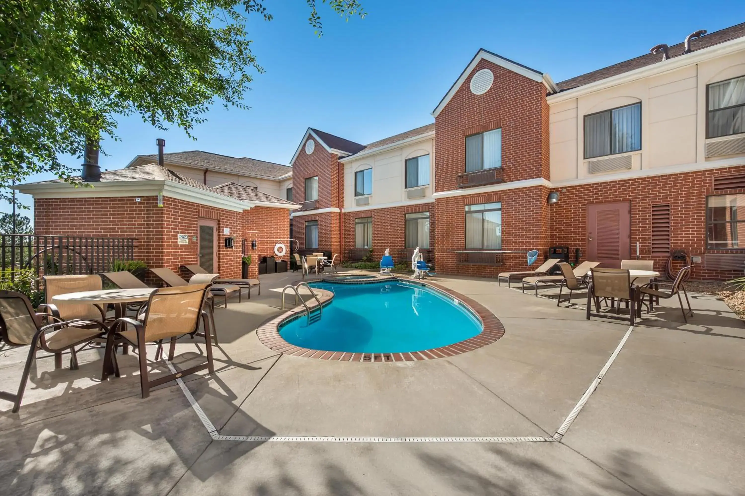 Pool view in Best Western Plus Boulder Louisville Pool view in Best Western Plus Boulder Louisville