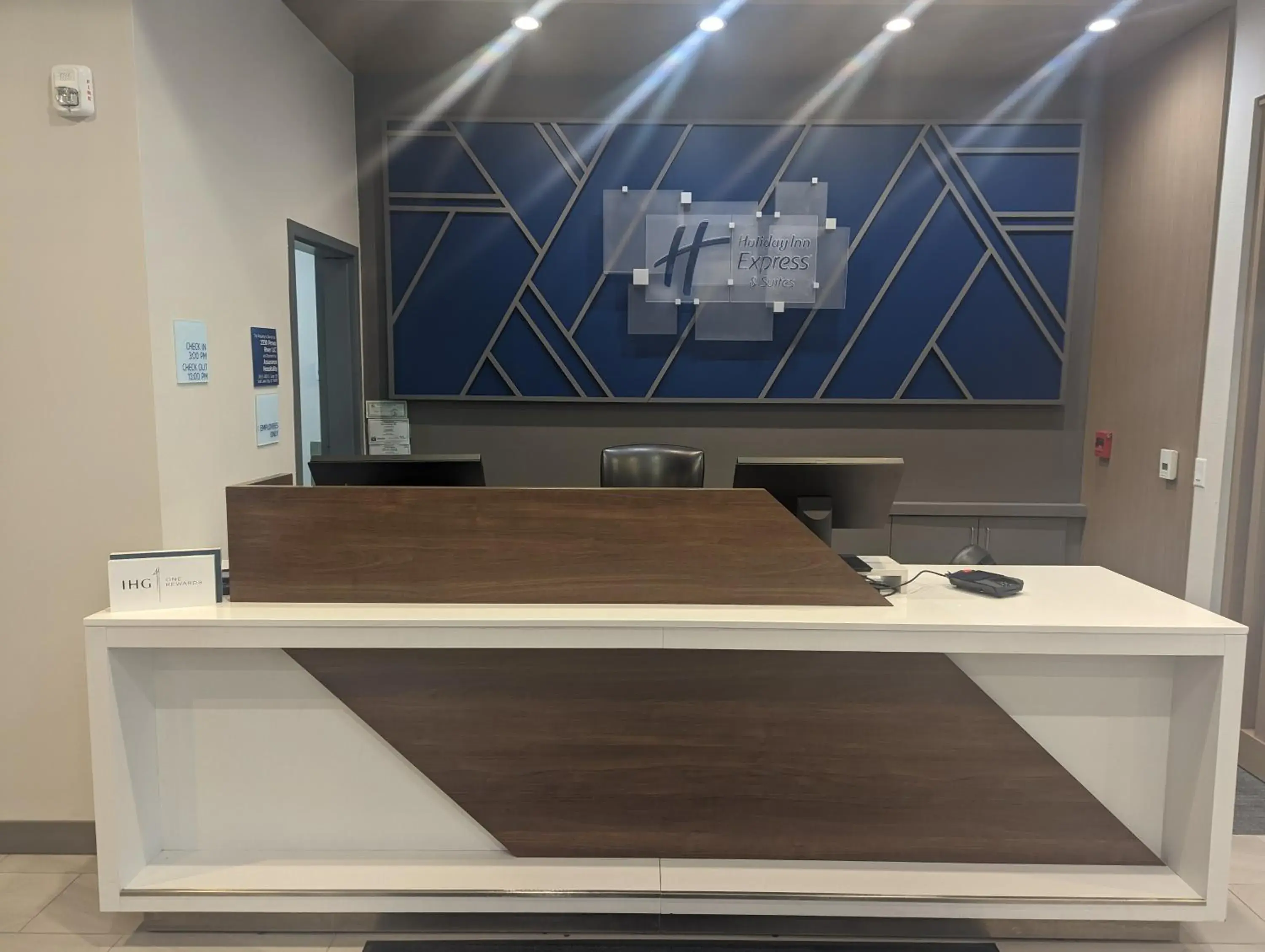 Lobby or reception in Holiday Inn Express & Suites Salt Lake City N - Bountiful by IHG Lobby or reception in Holiday Inn Express & Suites Salt Lake City N - Bountiful by IHG