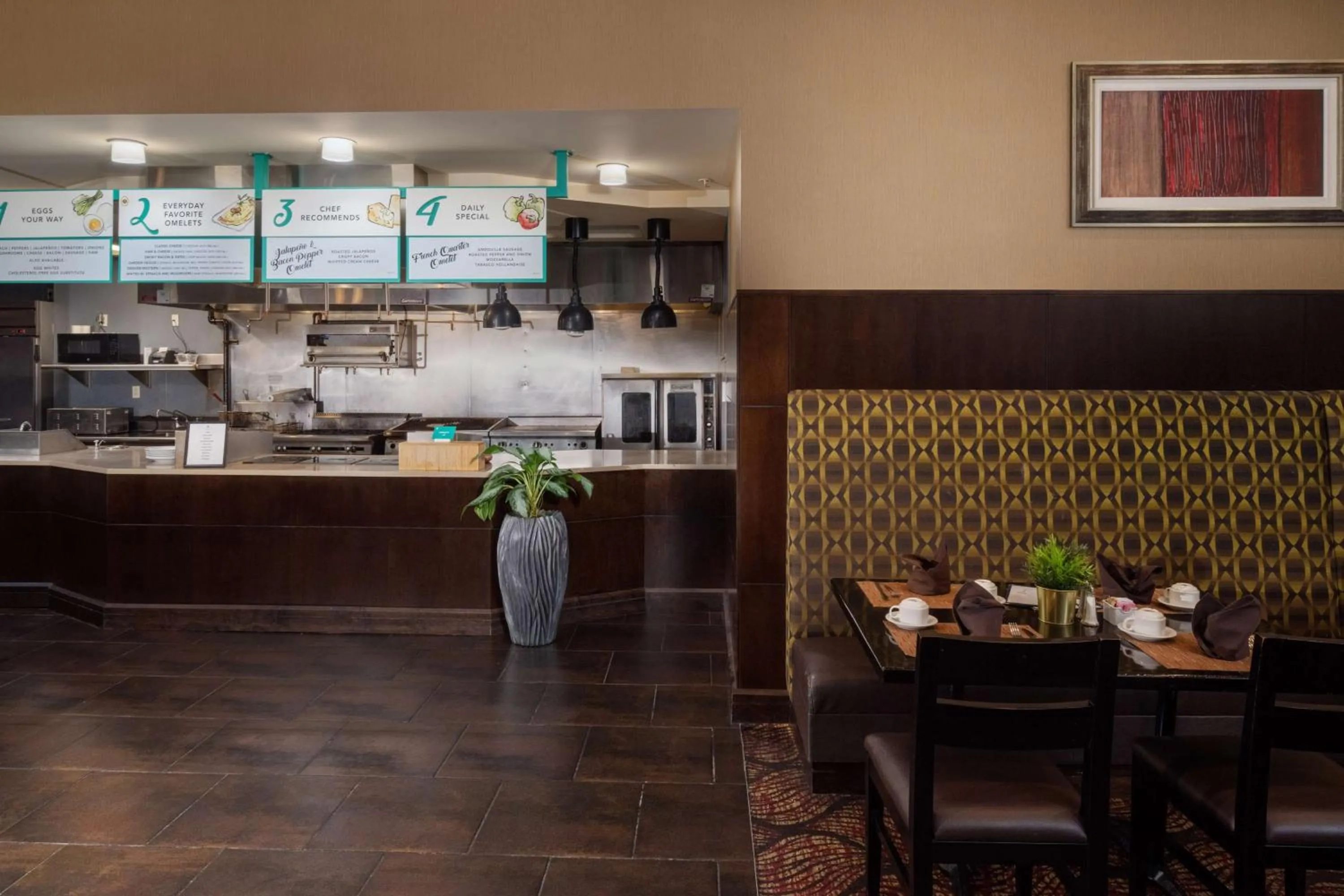 Lounge or bar in Embassy Suites Saint Louis - Downtown