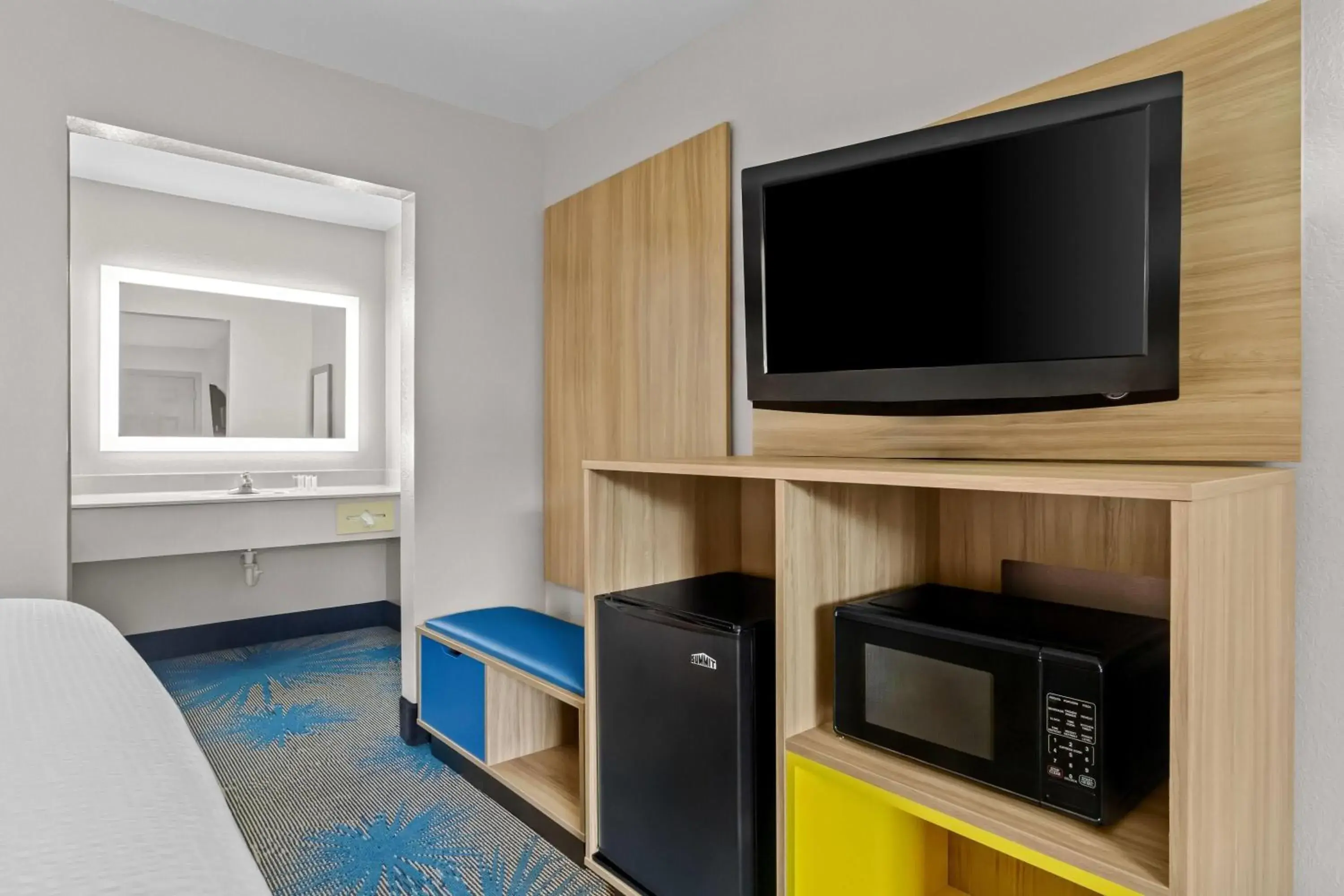 Bed in Days Inn by Wyndham Ocean Springs Bed in Days Inn by Wyndham Ocean Springs