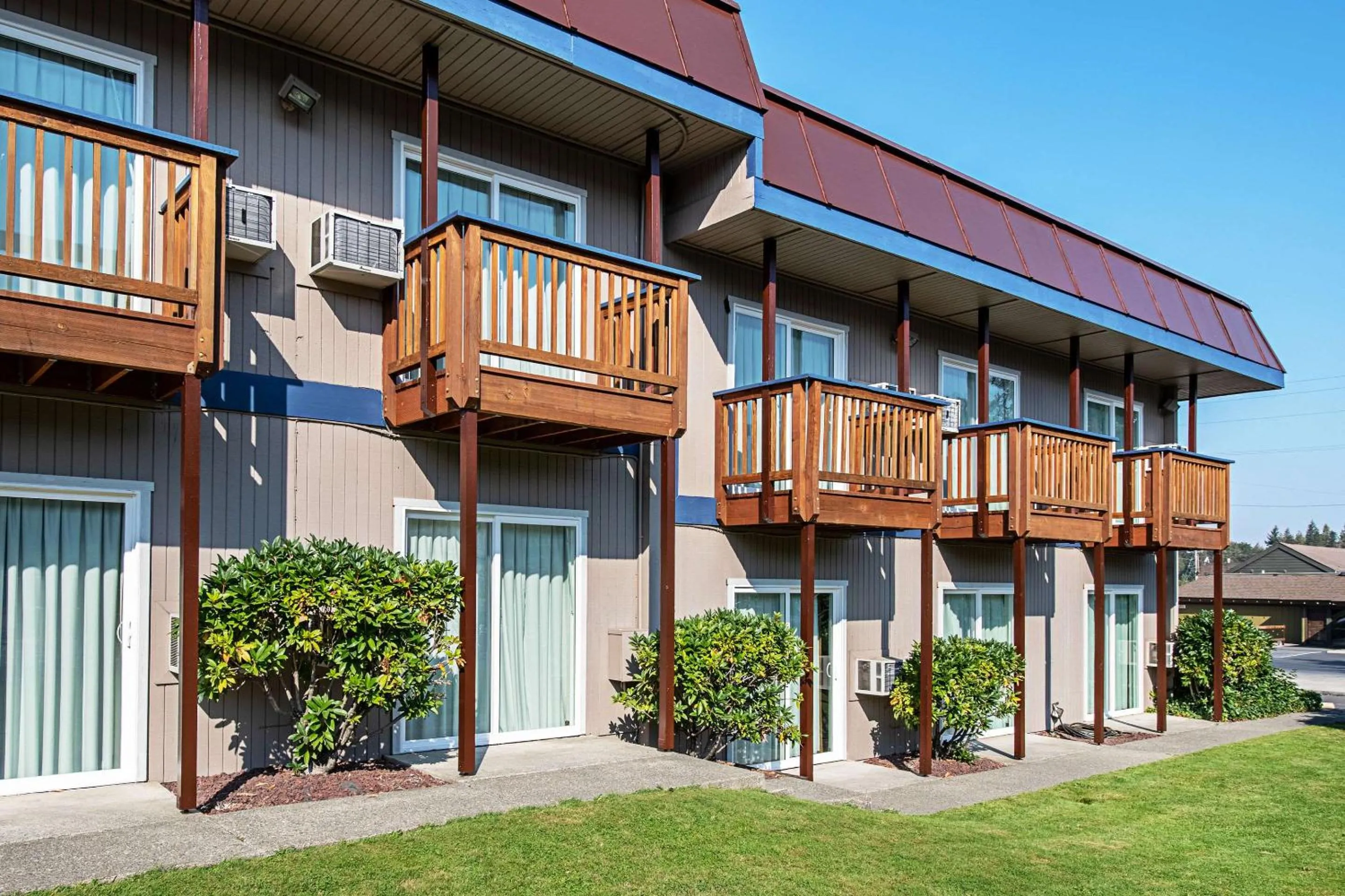 Property building in Rodeway Inn Enumclaw Mount Rainier-Crystal Mountain Area