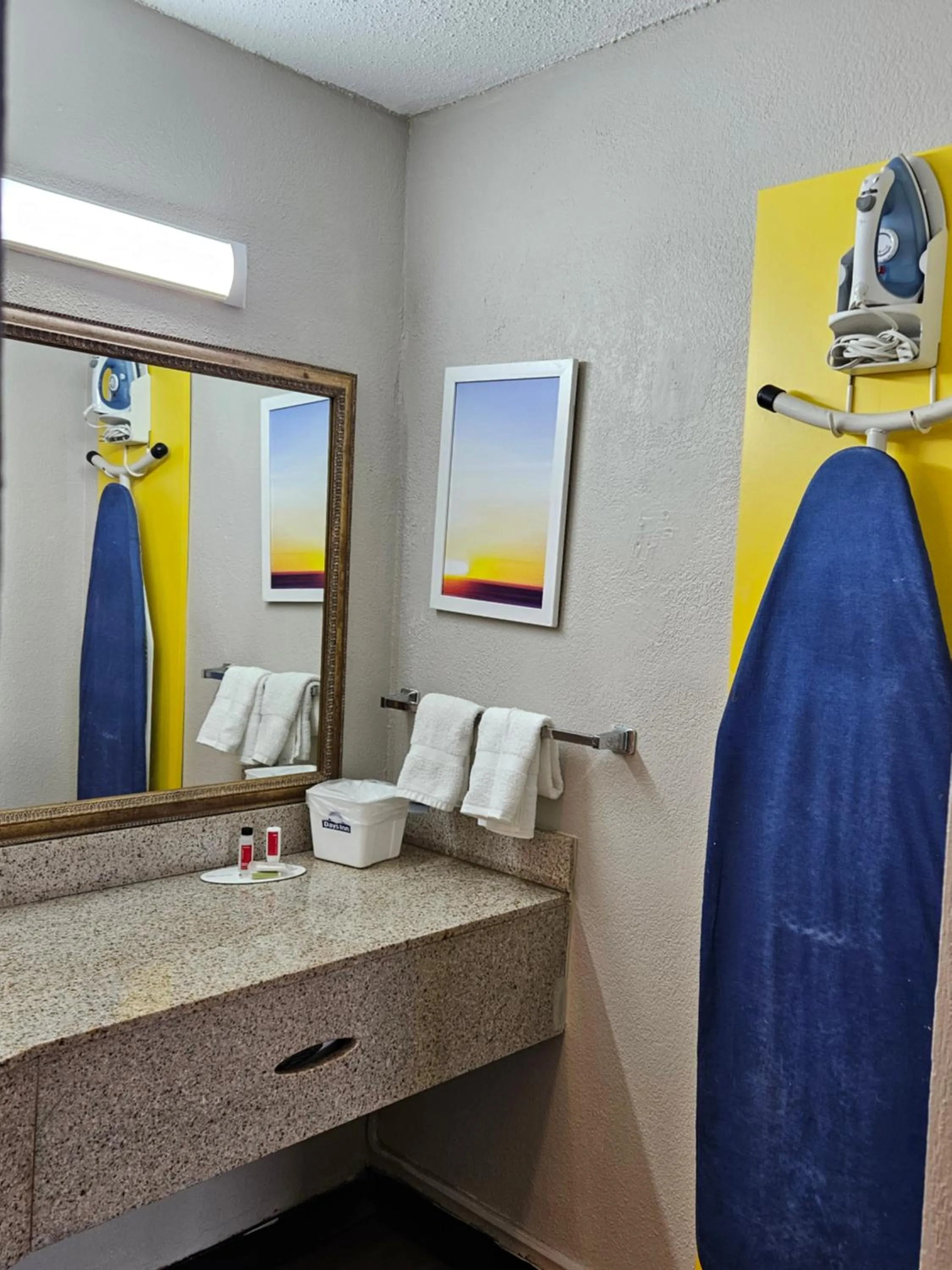 Days Inn by Wyndham Washington