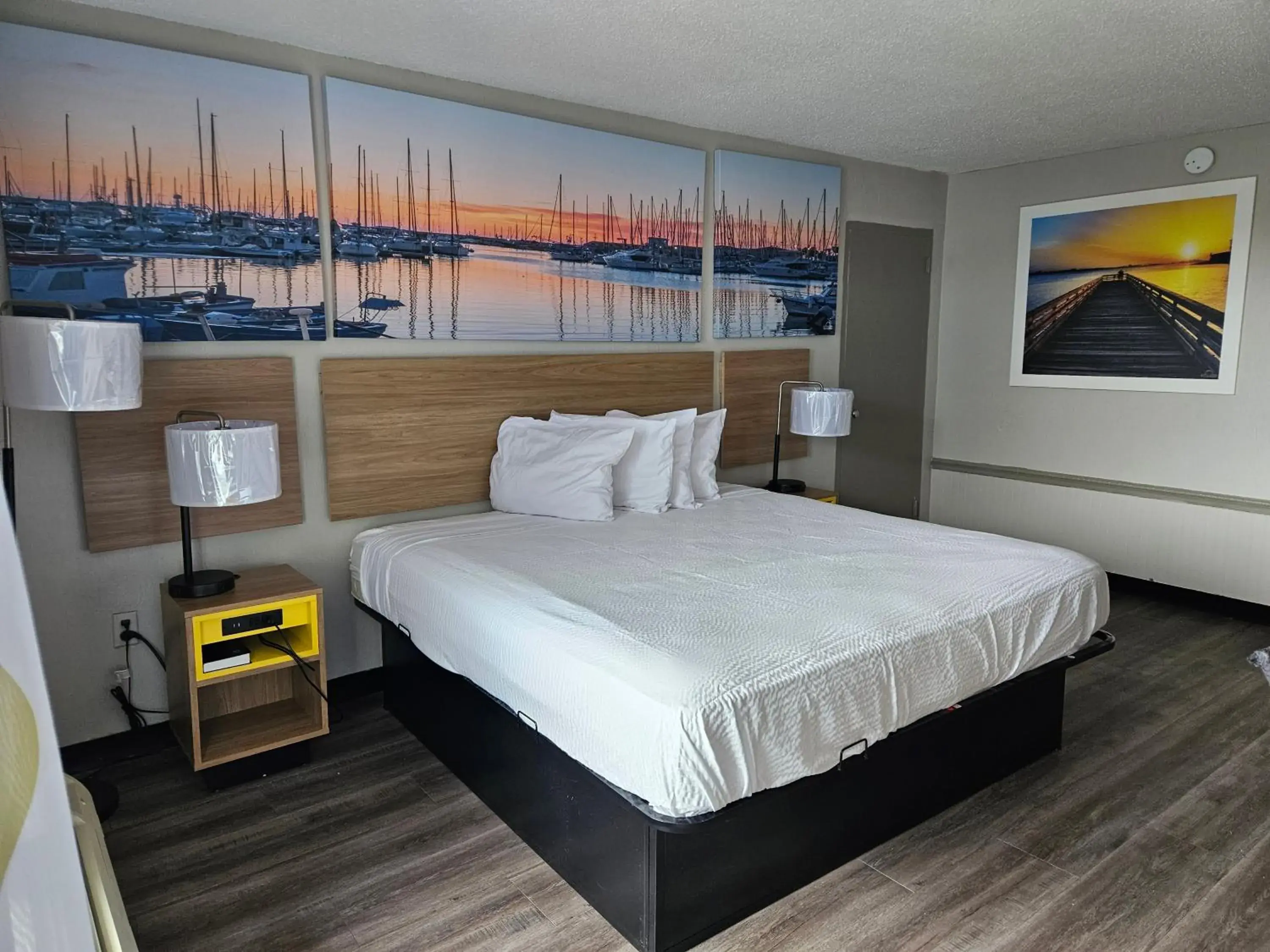 Bed in Days Inn by Wyndham Washington Bed in Days Inn by Wyndham Washington