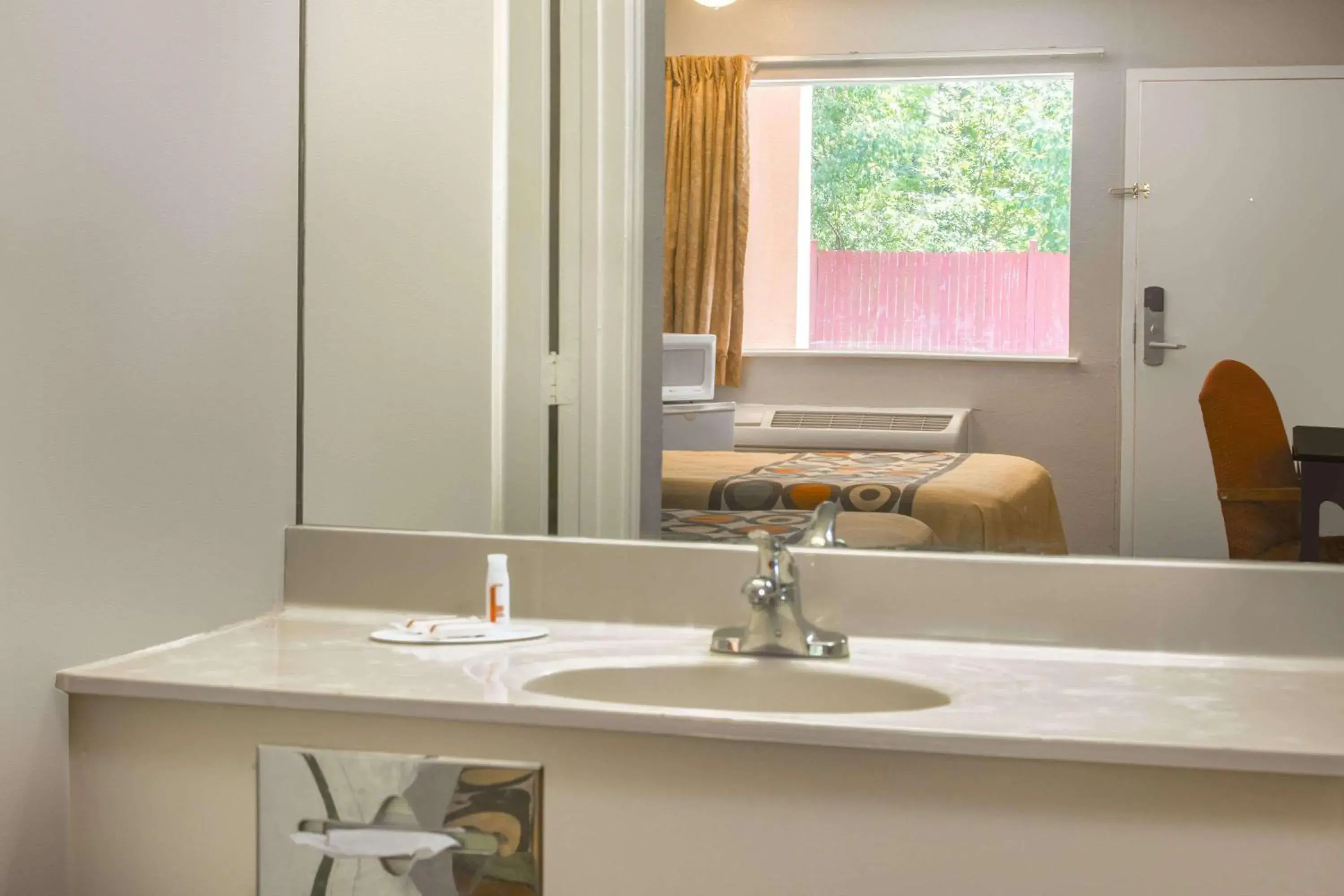 On site in Super 8 by Wyndham Durham/University Area NC On site in Super 8 by Wyndham Durham/University Area NC