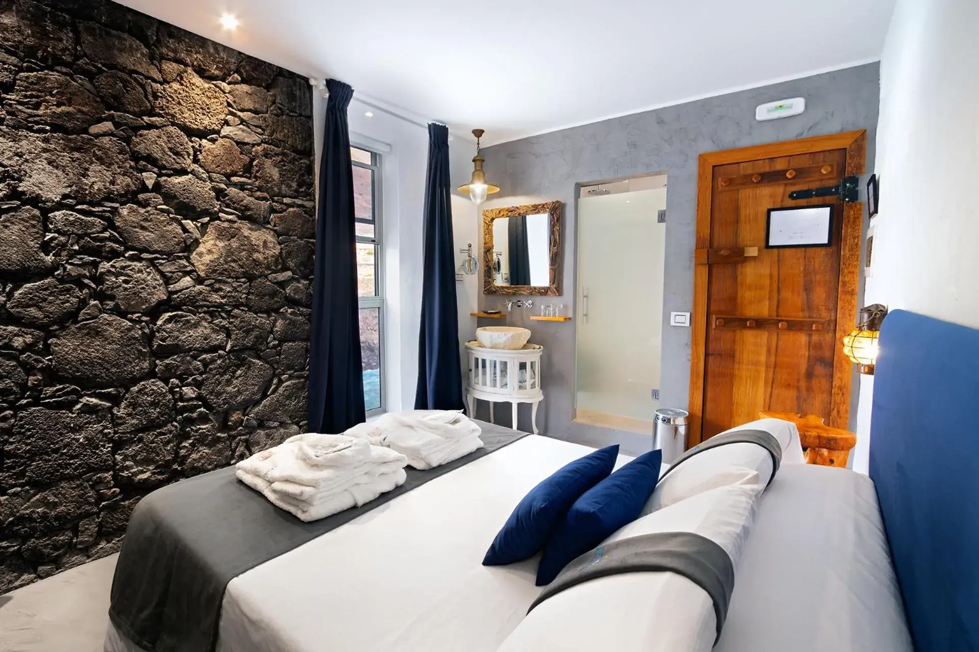 Double Room with Sea View in Hotel Puntagrande Double Room with Sea View in Hotel Puntagrande