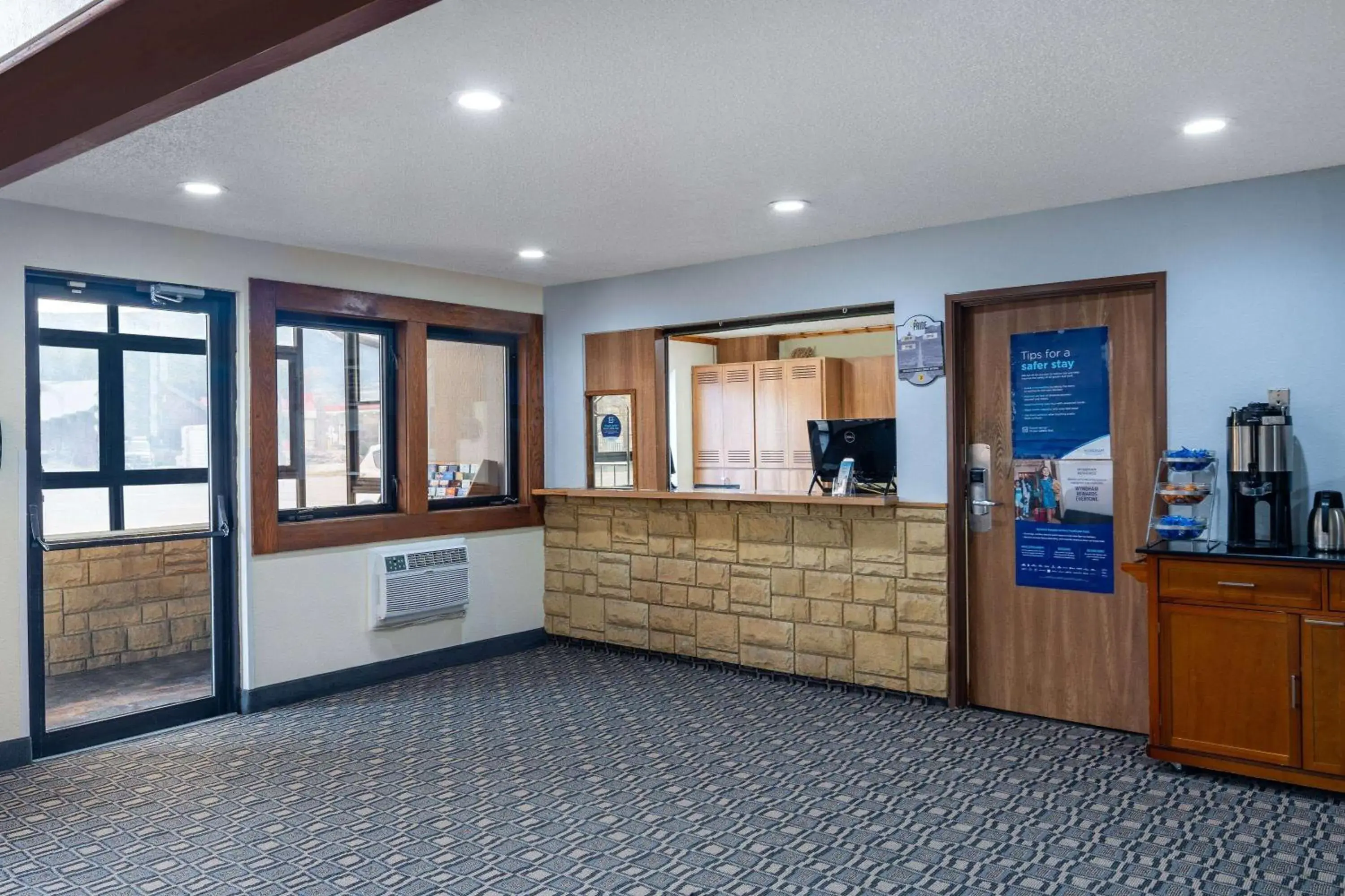 Lobby or reception in Super 8 by Wyndham Livingston Yellowstone Lobby or reception in Super 8 by Wyndham Livingston Yellowstone