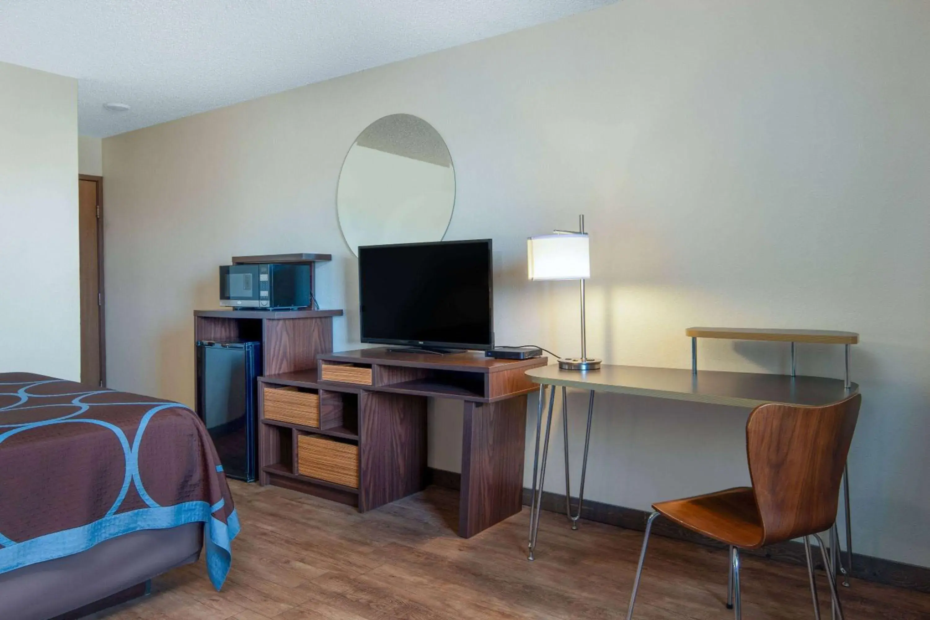 Photo of the whole room in Super 8 by Wyndham Livingston Yellowstone Photo of the whole room in Super 8 by Wyndham Livingston Yellowstone