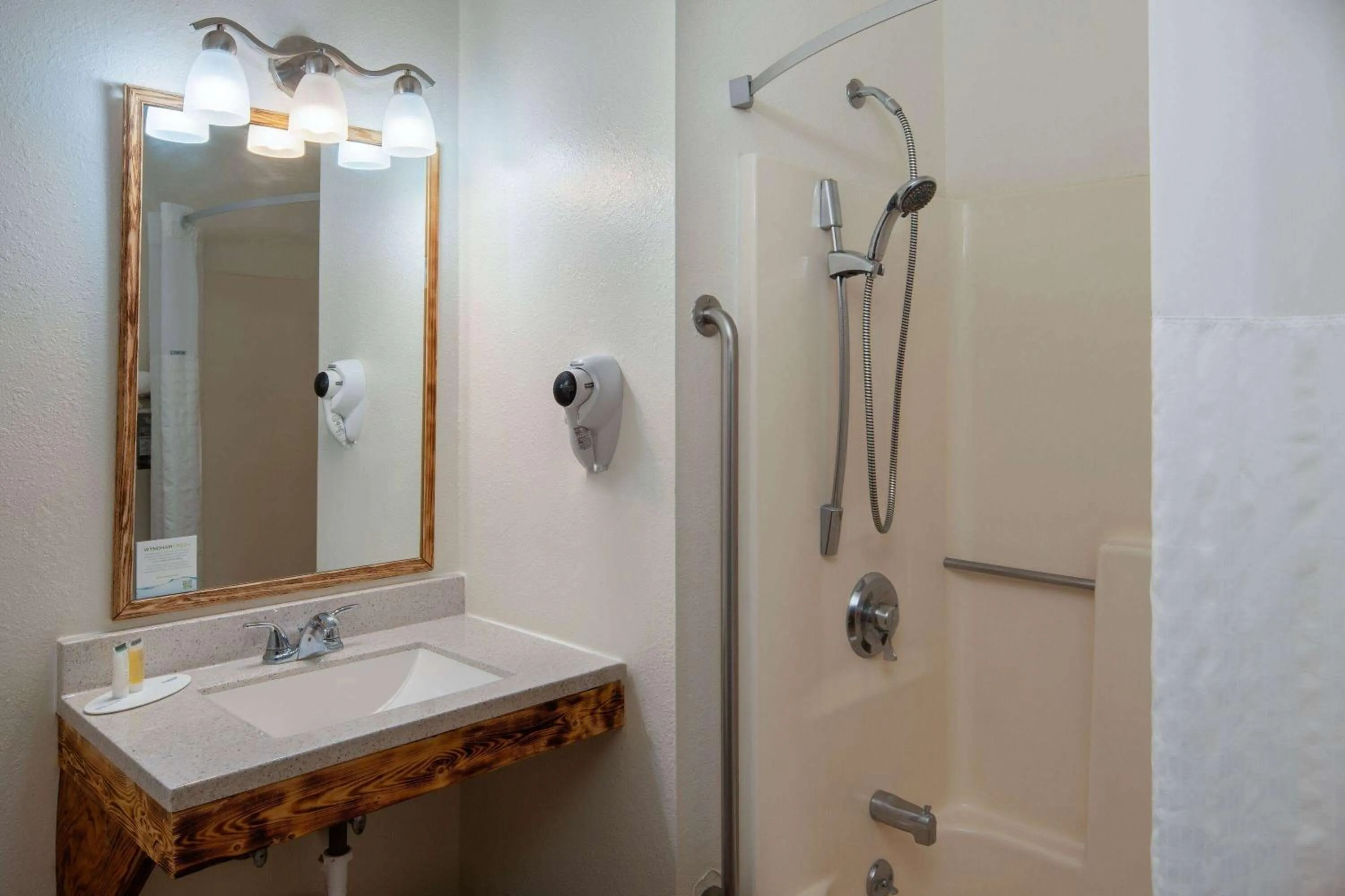 TV and multimedia in Super 8 by Wyndham Livingston Yellowstone