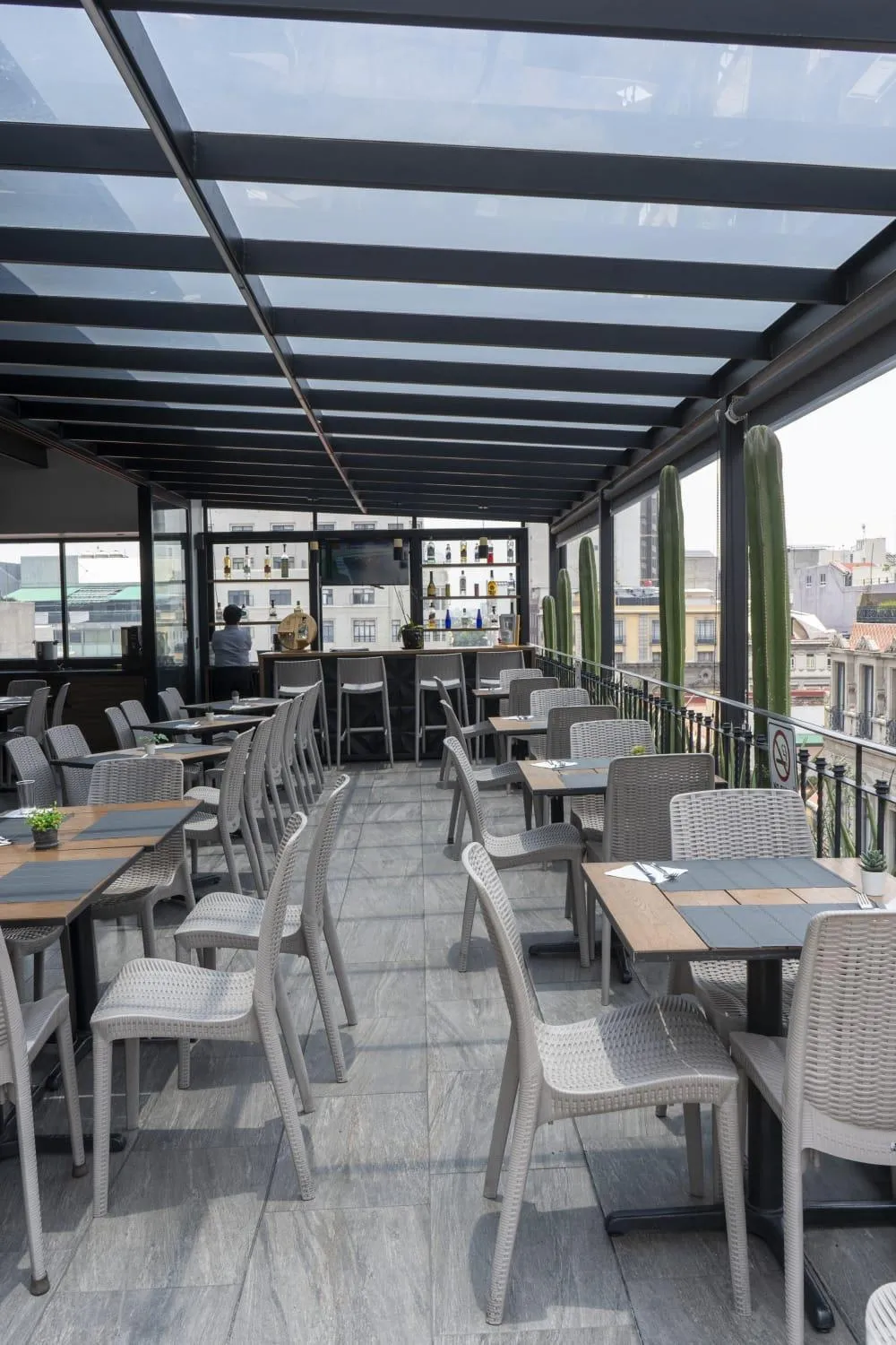 Restaurant/places to eat in Hotel Principal