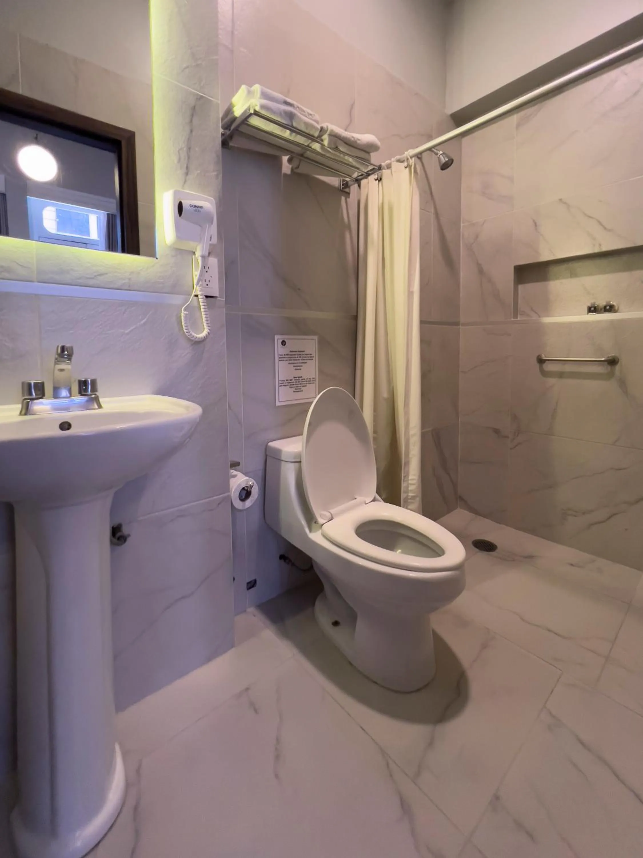 Shower in Hotel Principal