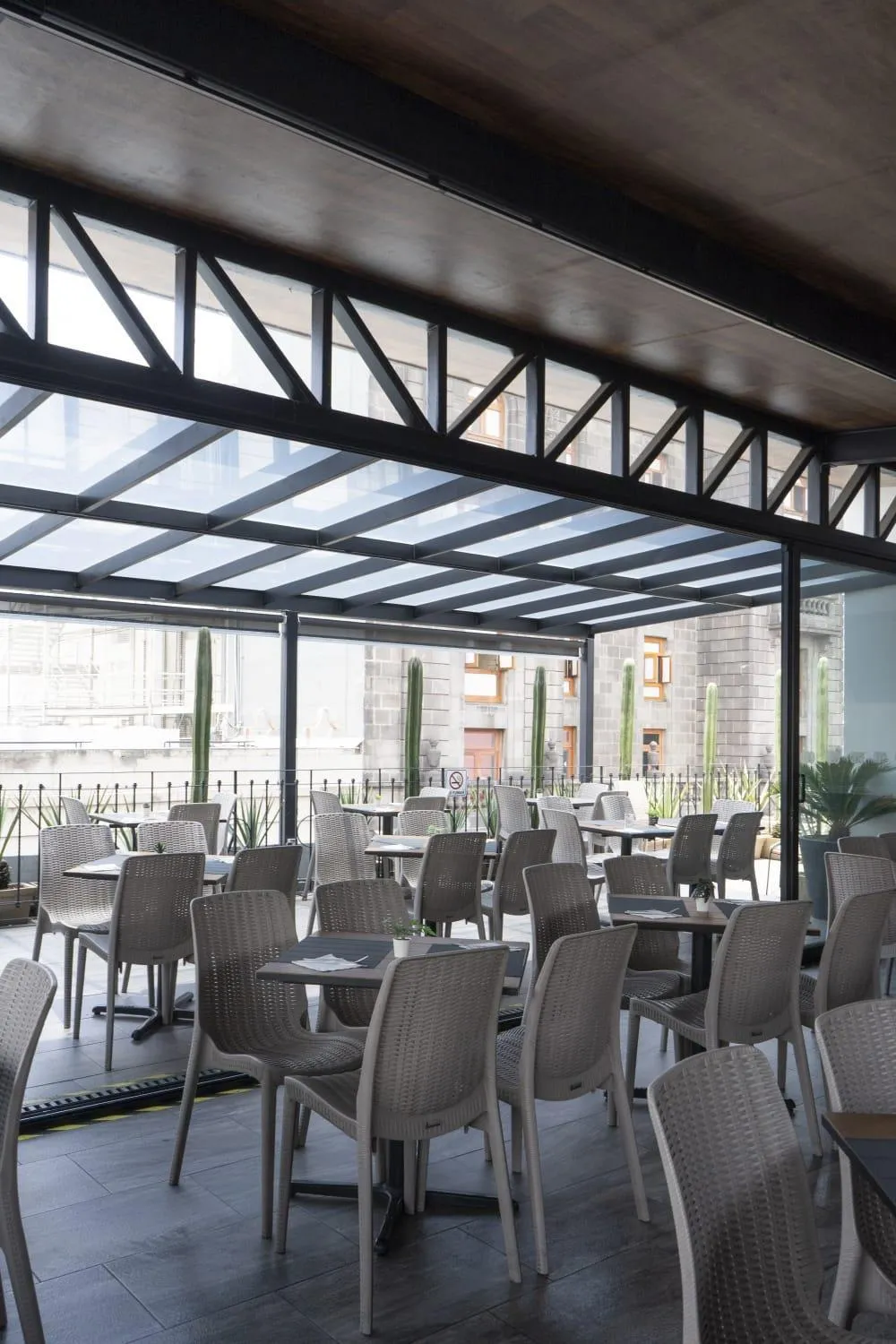 Restaurant/places to eat in Hotel Principal