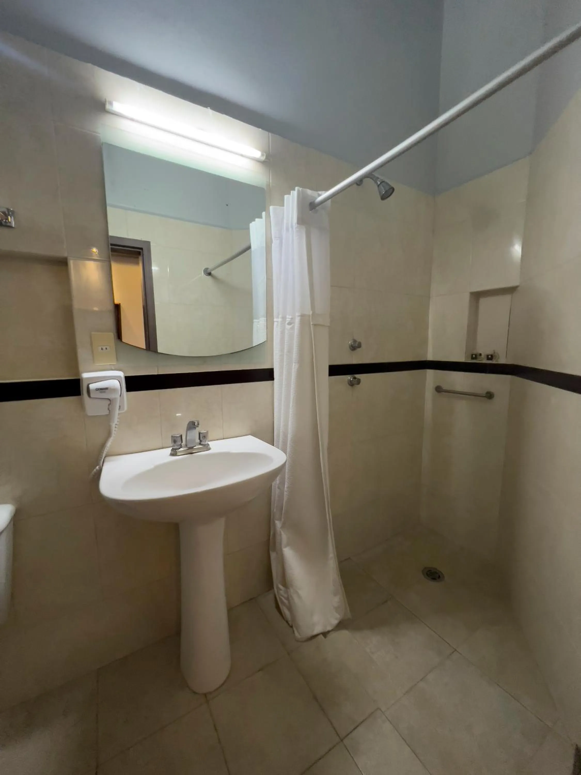 Shower in Hotel Principal