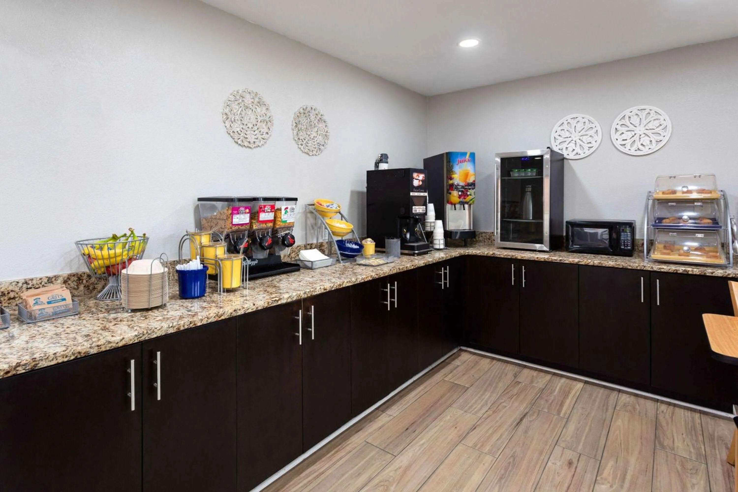 Breakfast in Days Inn by Wyndham Douglasville-Atlanta-Fairburn Road