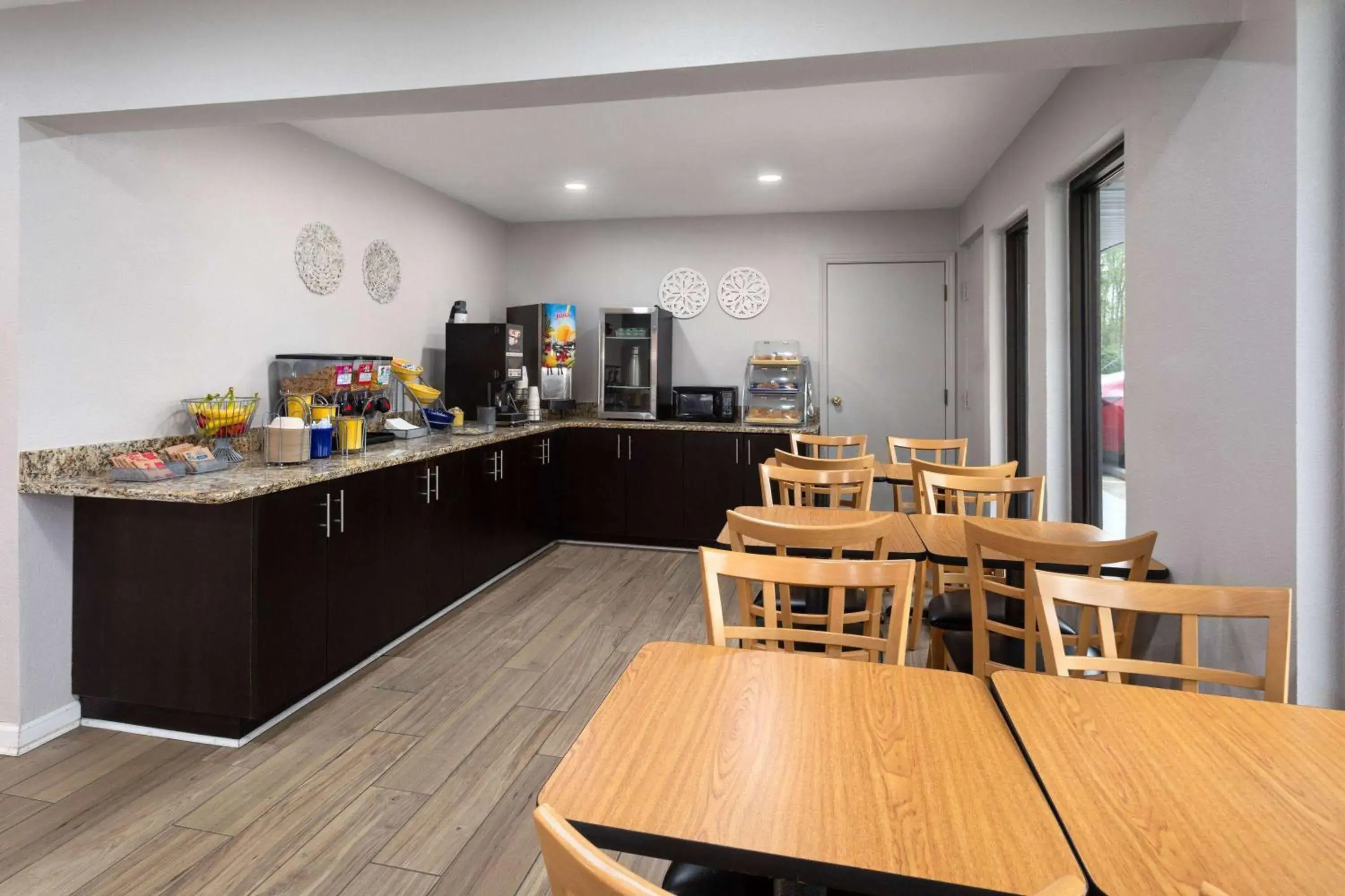 Breakfast in Days Inn by Wyndham Douglasville-Atlanta-Fairburn Road Breakfast in Days Inn by Wyndham Douglasville-Atlanta-Fairburn Road