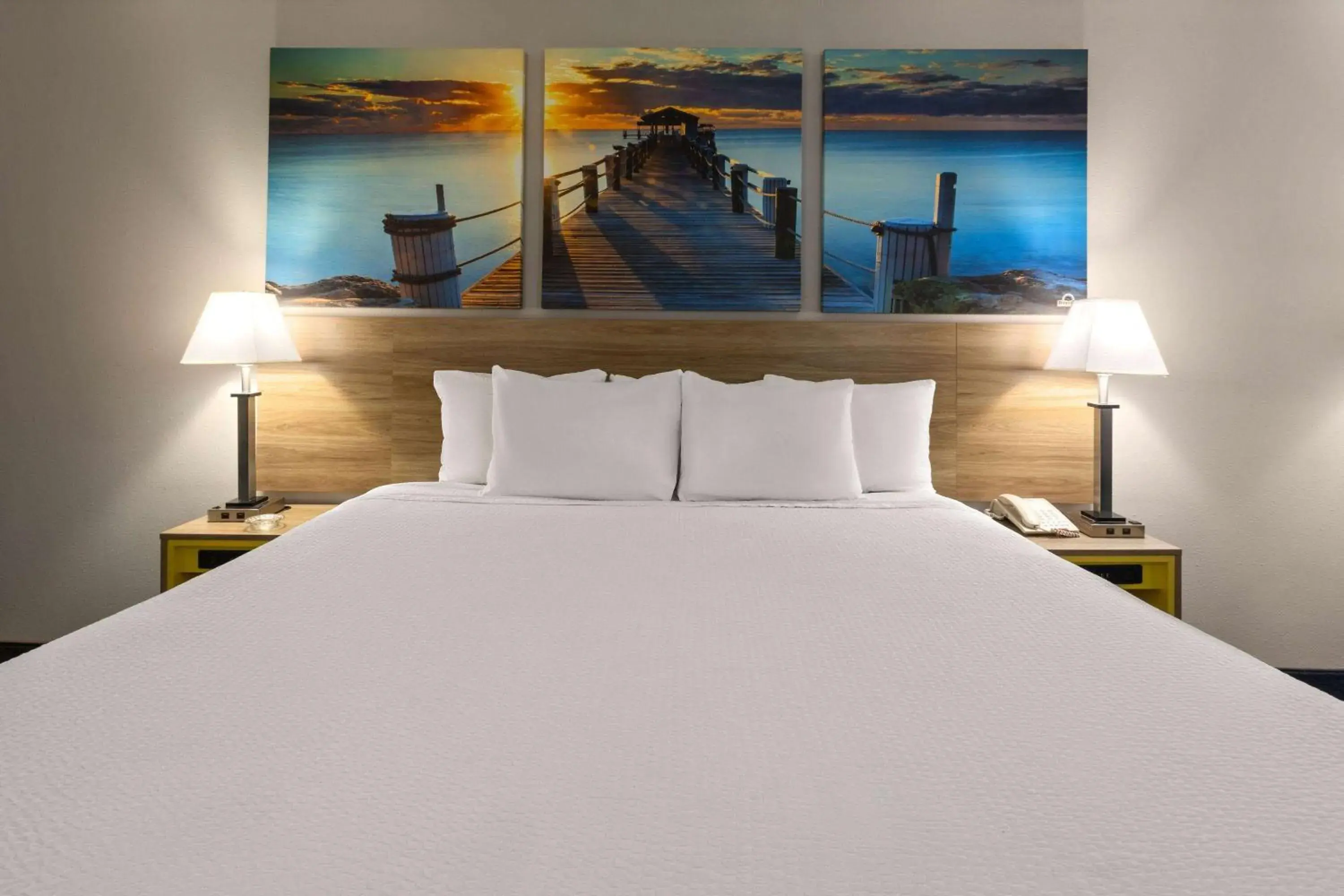 Photo of the whole room, Bed in Days Inn by Wyndham Douglasville-Atlanta-Fairburn Road Photo of the whole room, Bed in Days Inn by Wyndham Douglasville-Atlanta-Fairburn Road