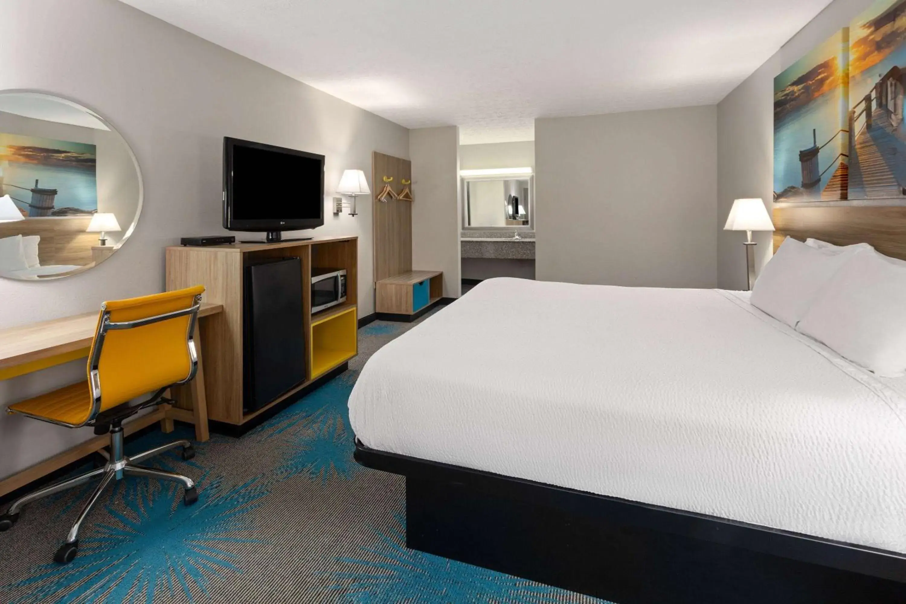 Photo of the whole room, Bed in Days Inn by Wyndham Douglasville-Atlanta-Fairburn Road Photo of the whole room, Bed in Days Inn by Wyndham Douglasville-Atlanta-Fairburn Road