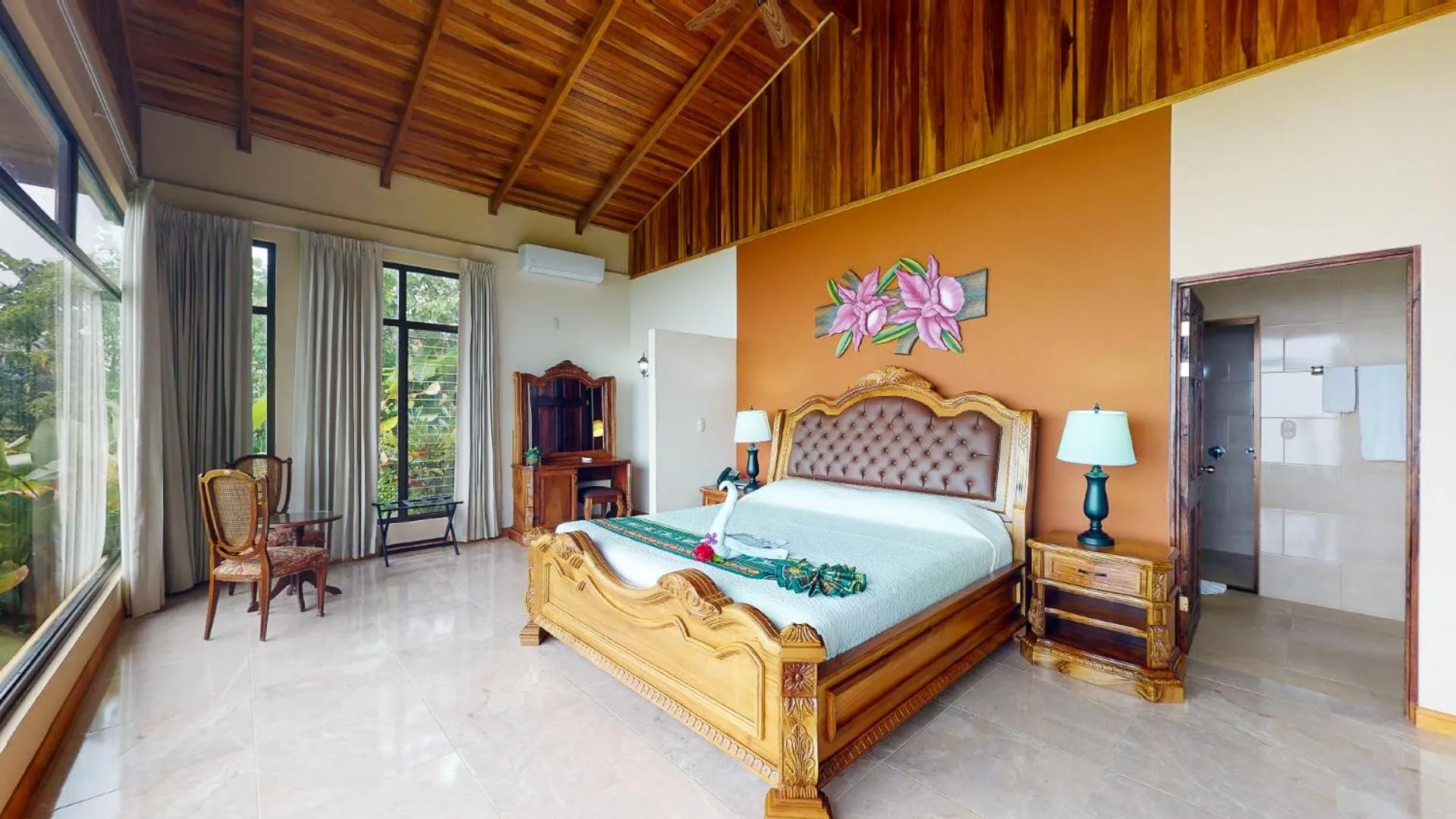 Bed in Hotel Arenal Lodge