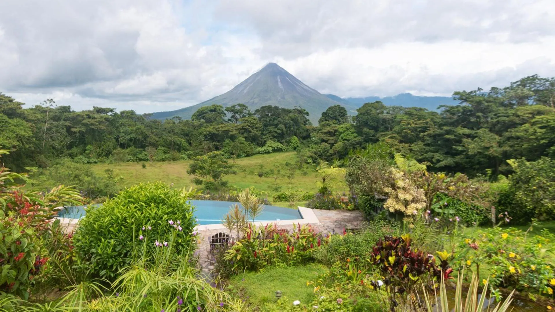 Garden in Hotel Arenal Lodge