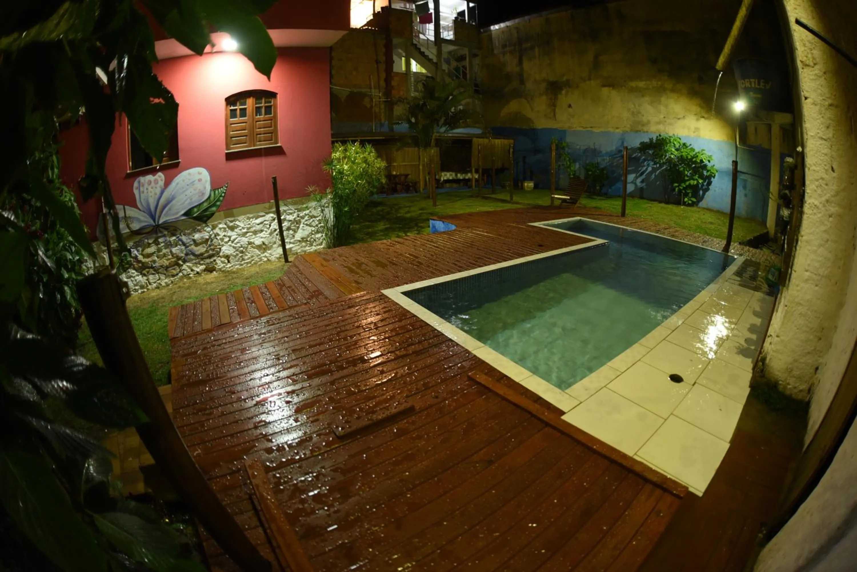 Pico das Praias Suites