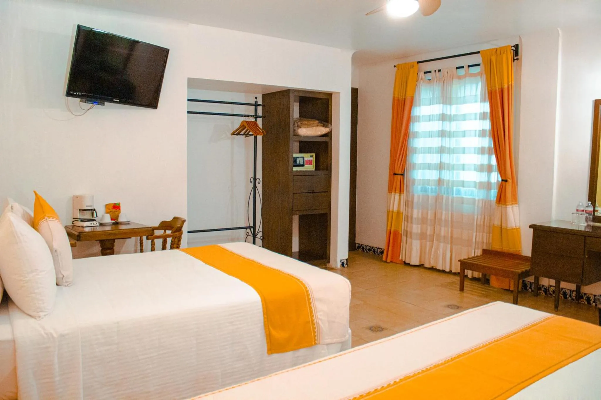 TV and multimedia, Bed in Hotel Oaxaca Real