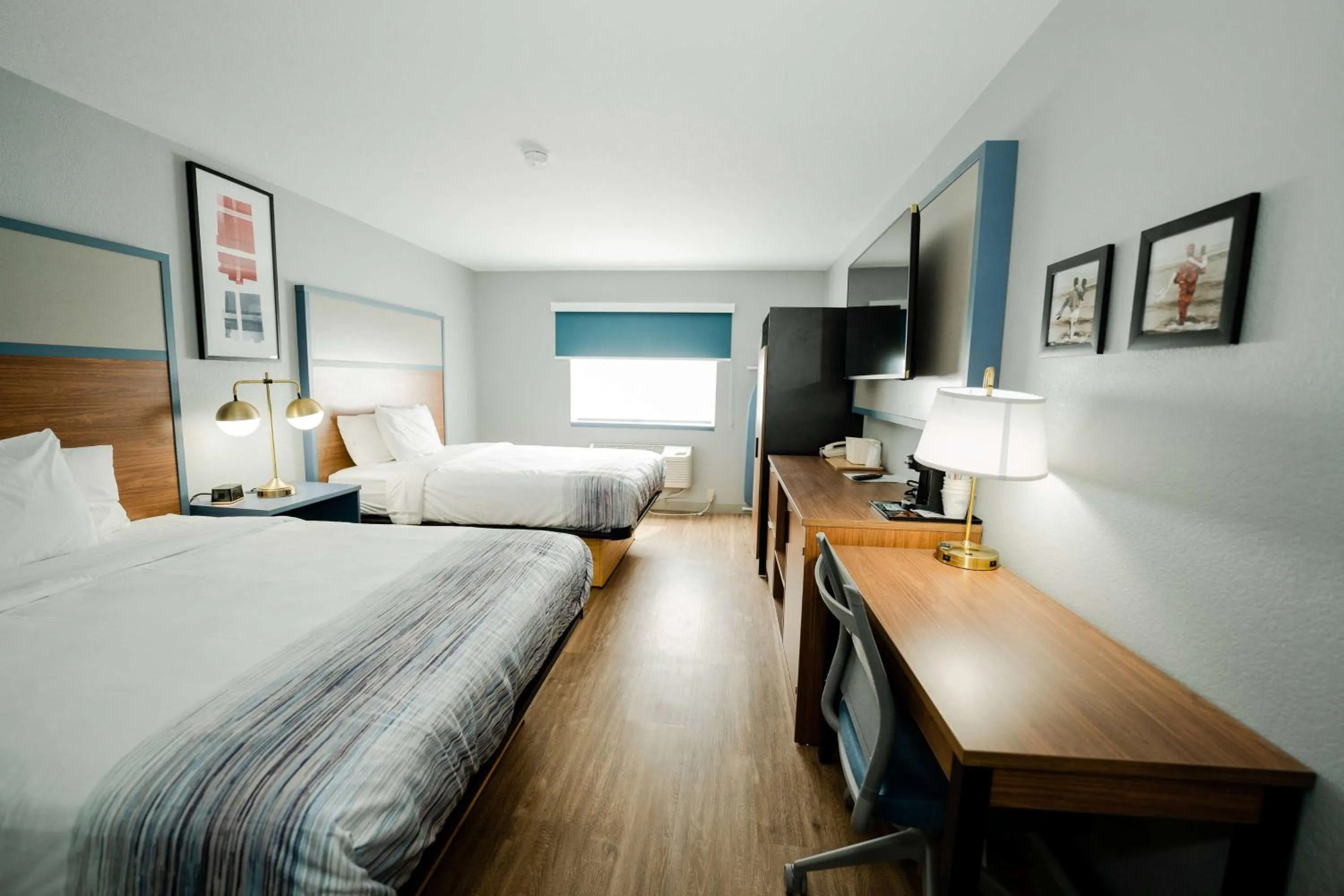 Photo of the whole room, Bed in AmericInn by Wyndham Tomahawk